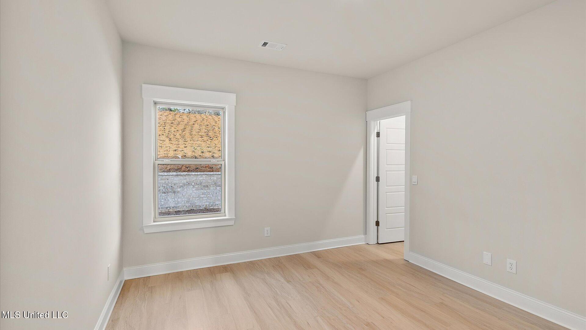 330 Cornerstone Crossing Property Photo 28