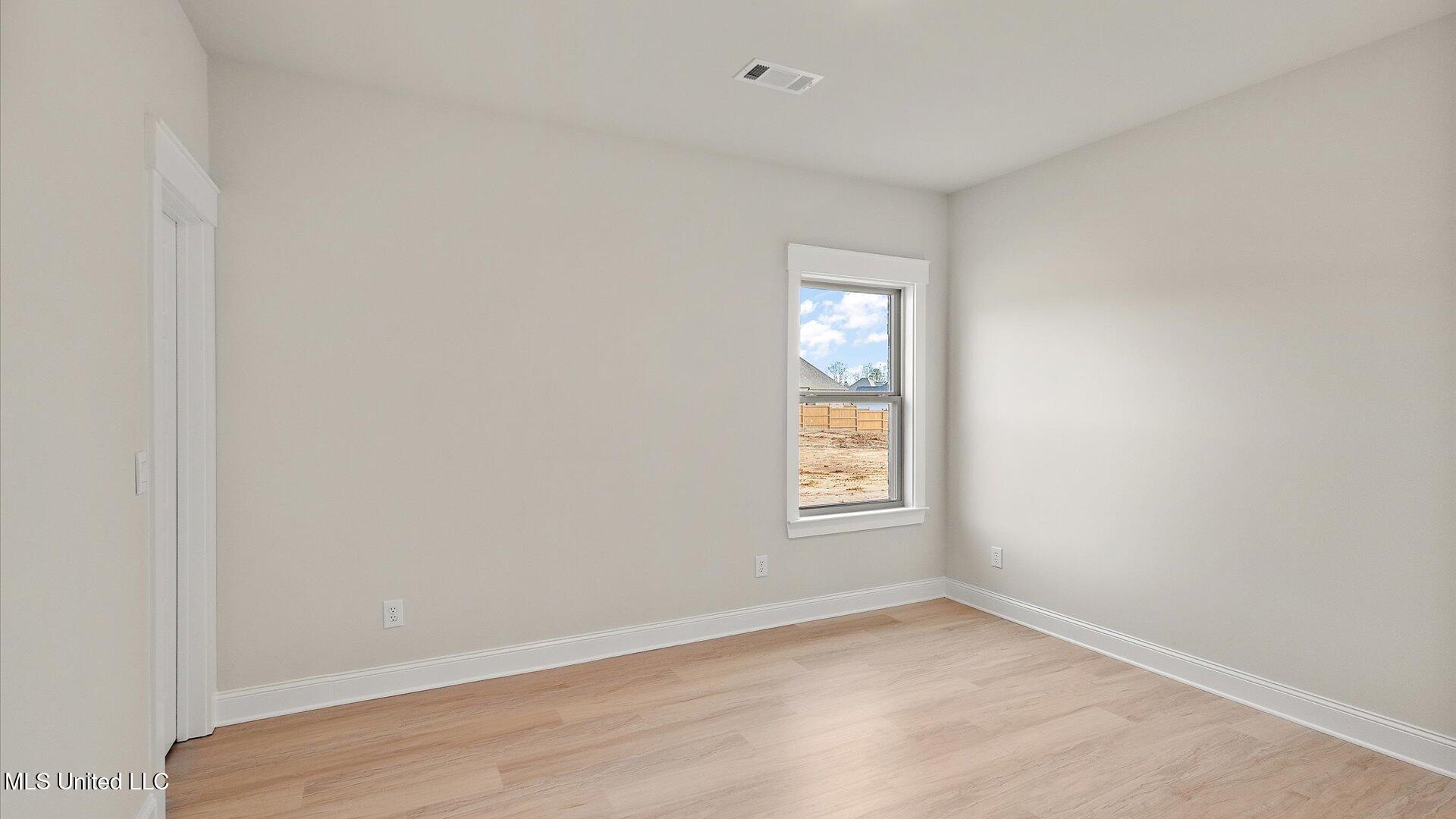 330 Cornerstone Crossing Property Photo 30