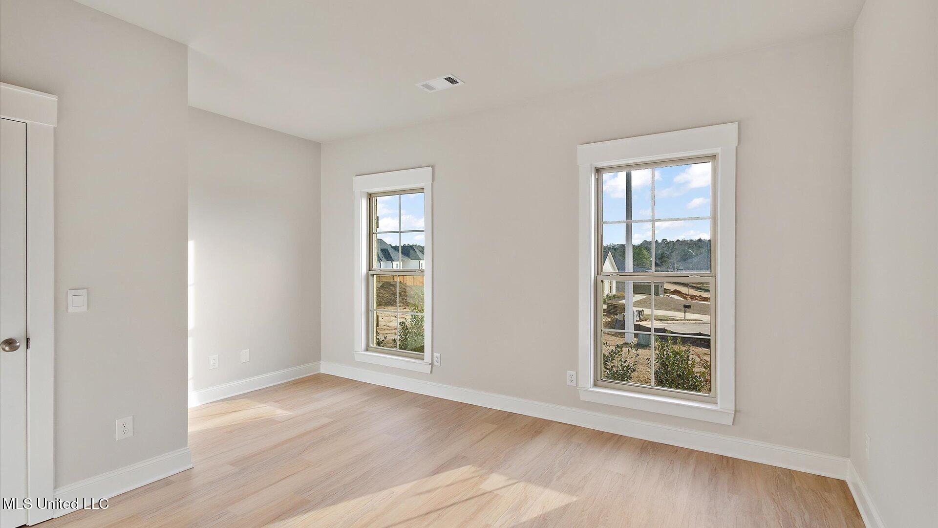 330 Cornerstone Crossing Property Photo 31