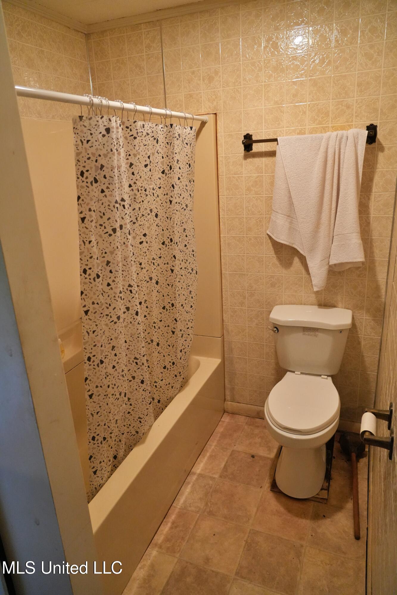 2093 Mallalieu Dr Se Property Photo 5