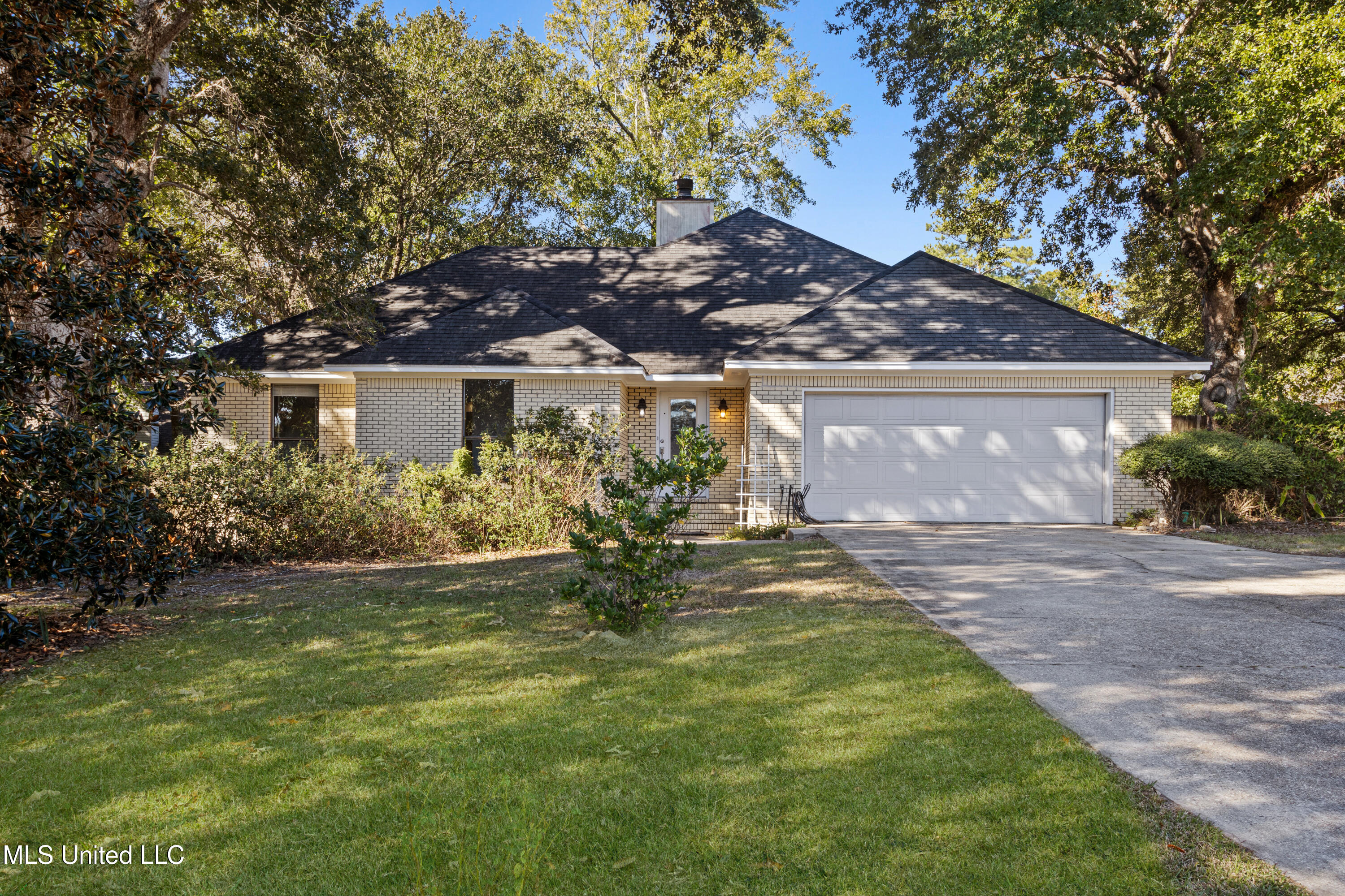 884 Kailua Place Property Photo 1