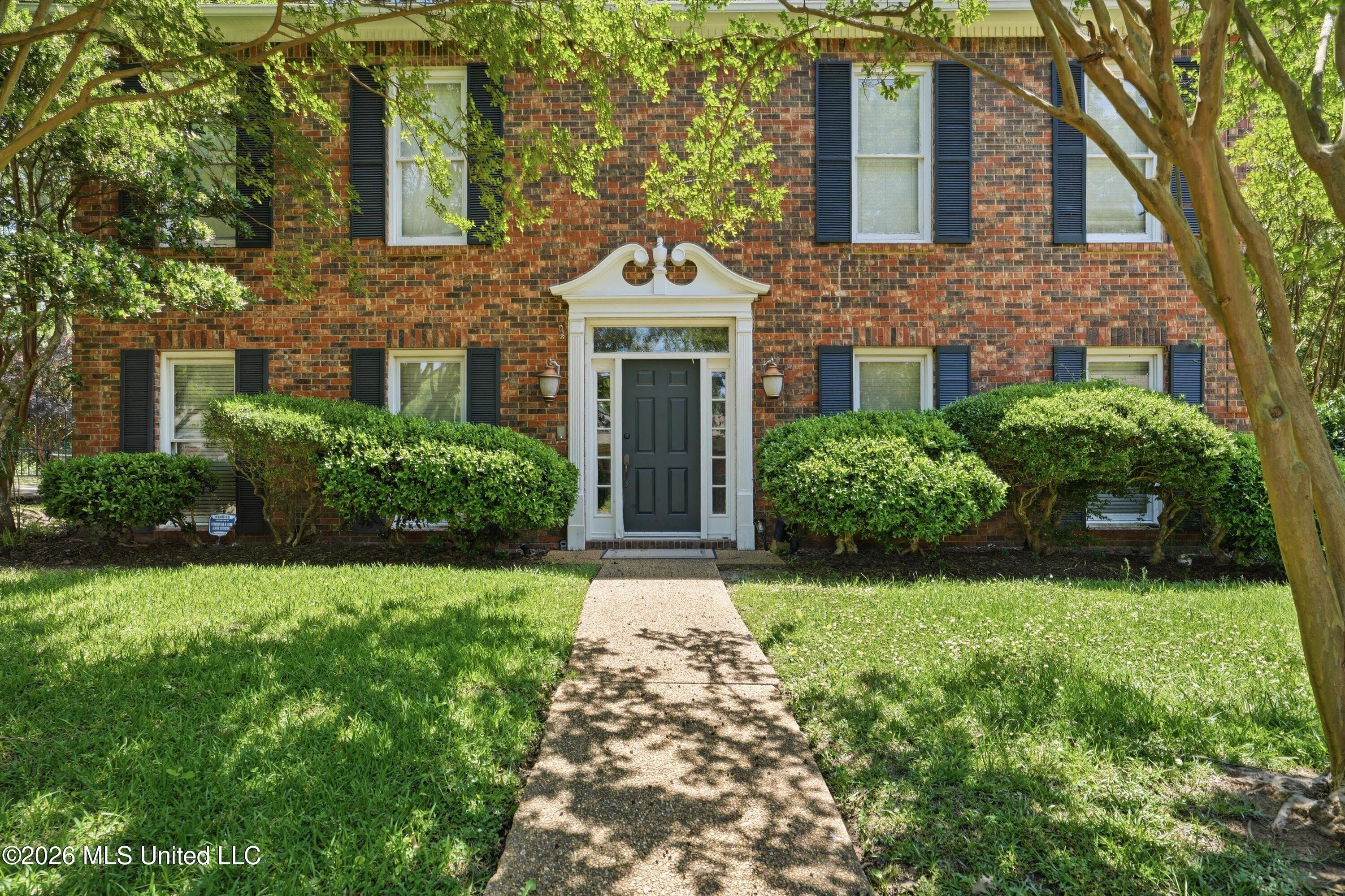 43 S Crownpointe Drive Property Photo 1