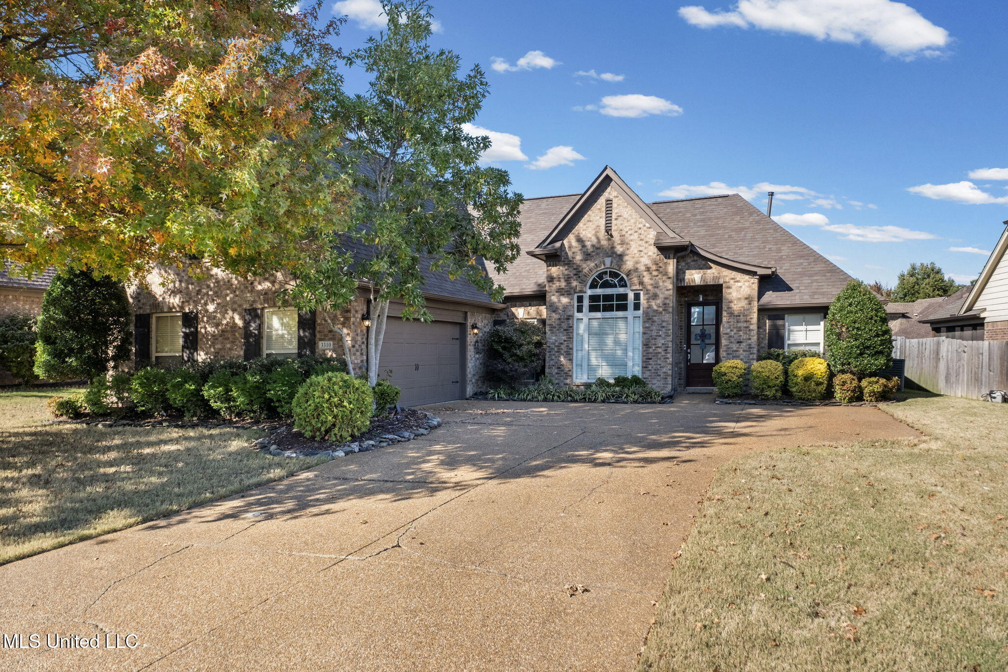 3310 Forest Bend Drive Property Photo 1