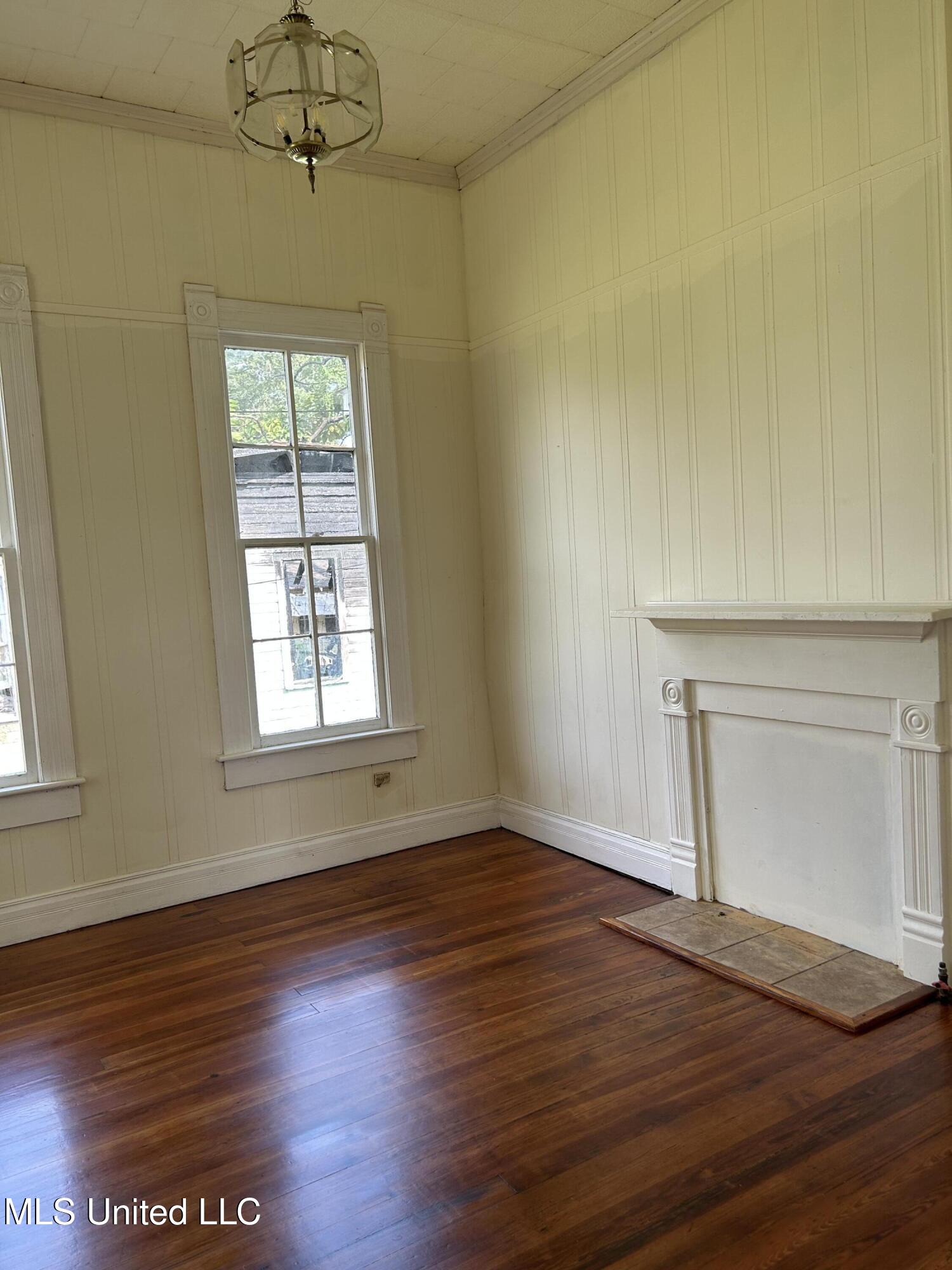341 W Congress Street Property Photo 4