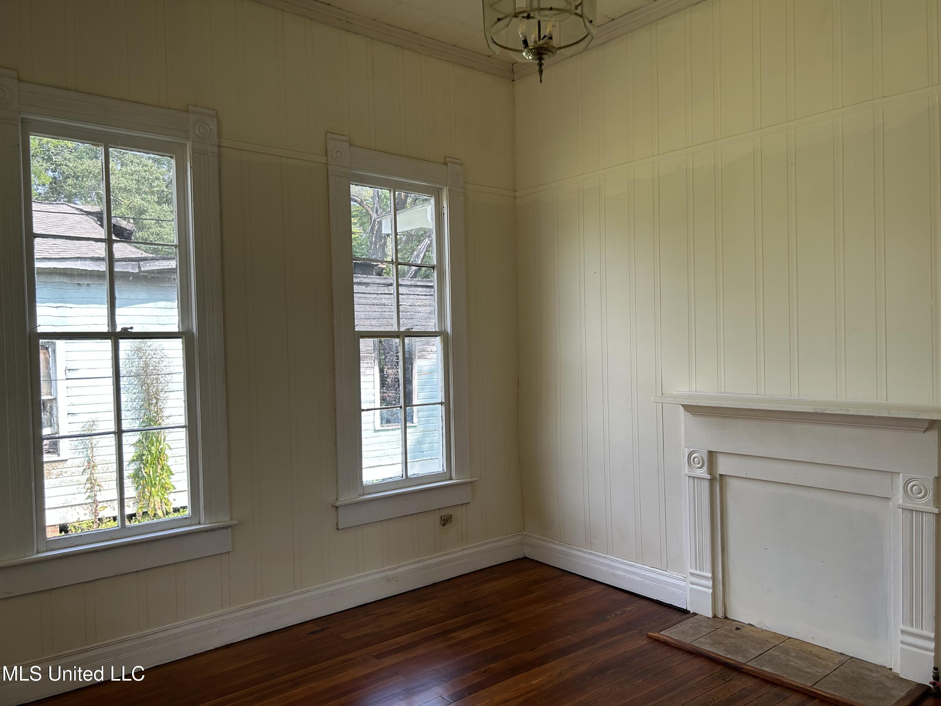 341 W Congress Street Property Photo 5