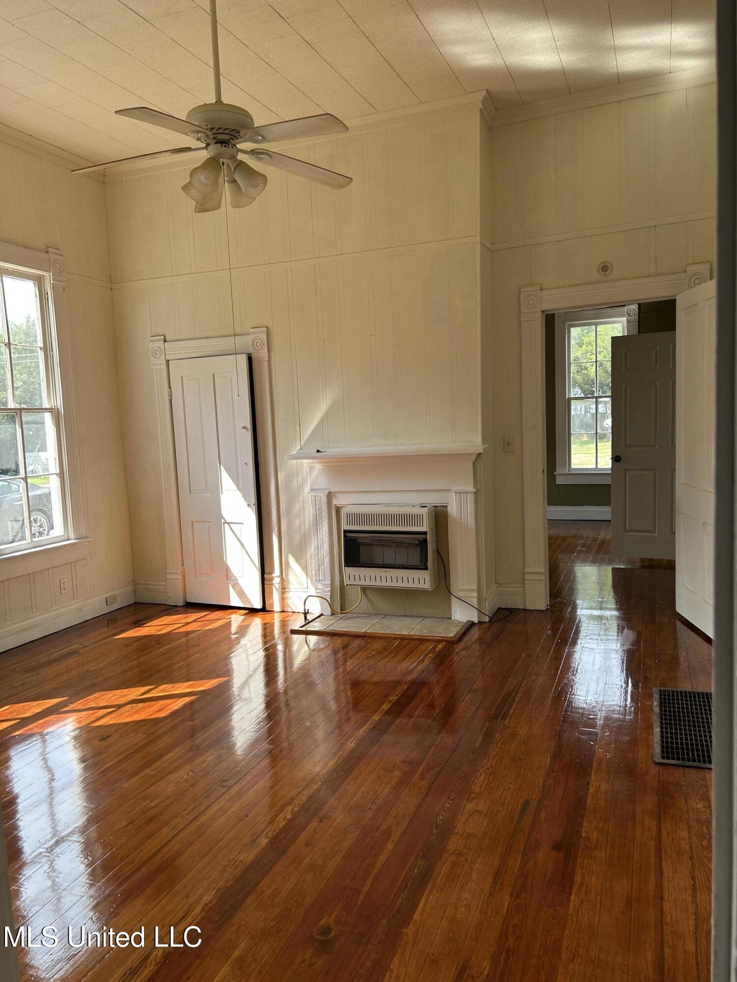 341 W Congress Street Property Photo 6
