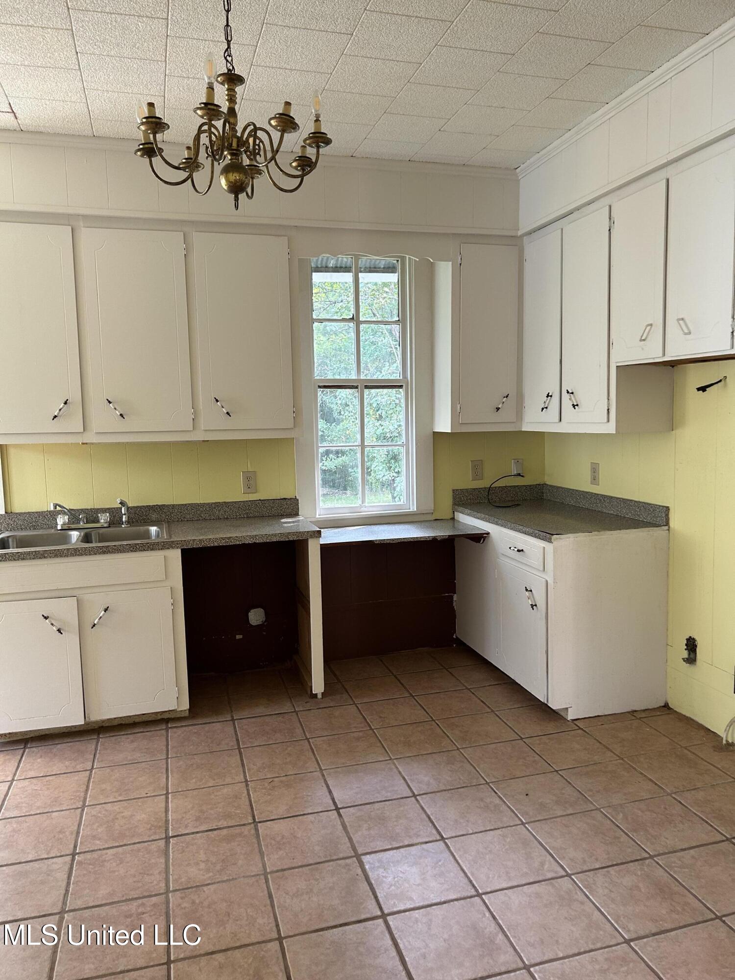 341 W Congress Street Property Photo 10