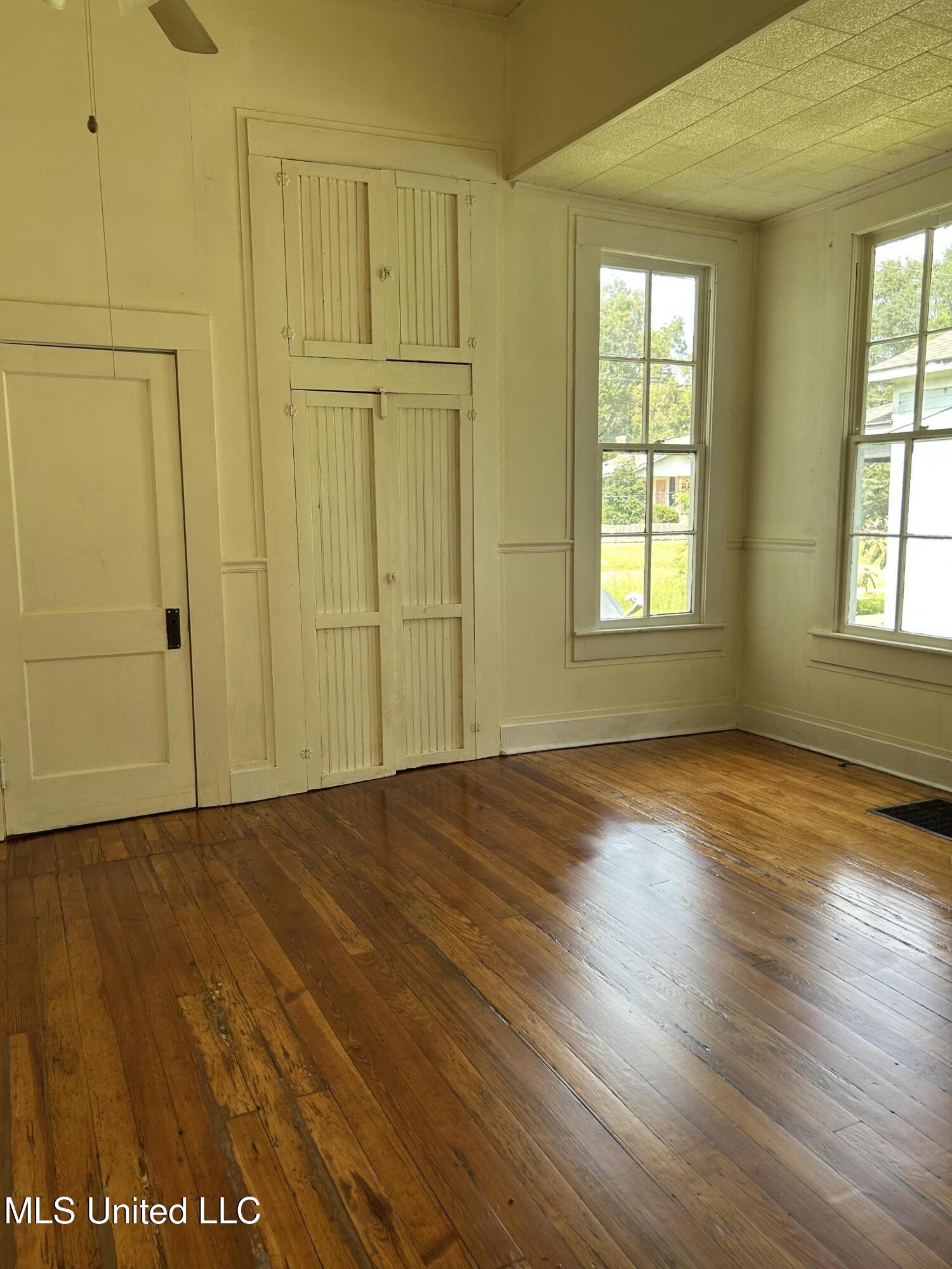 341 W Congress Street Property Photo 12