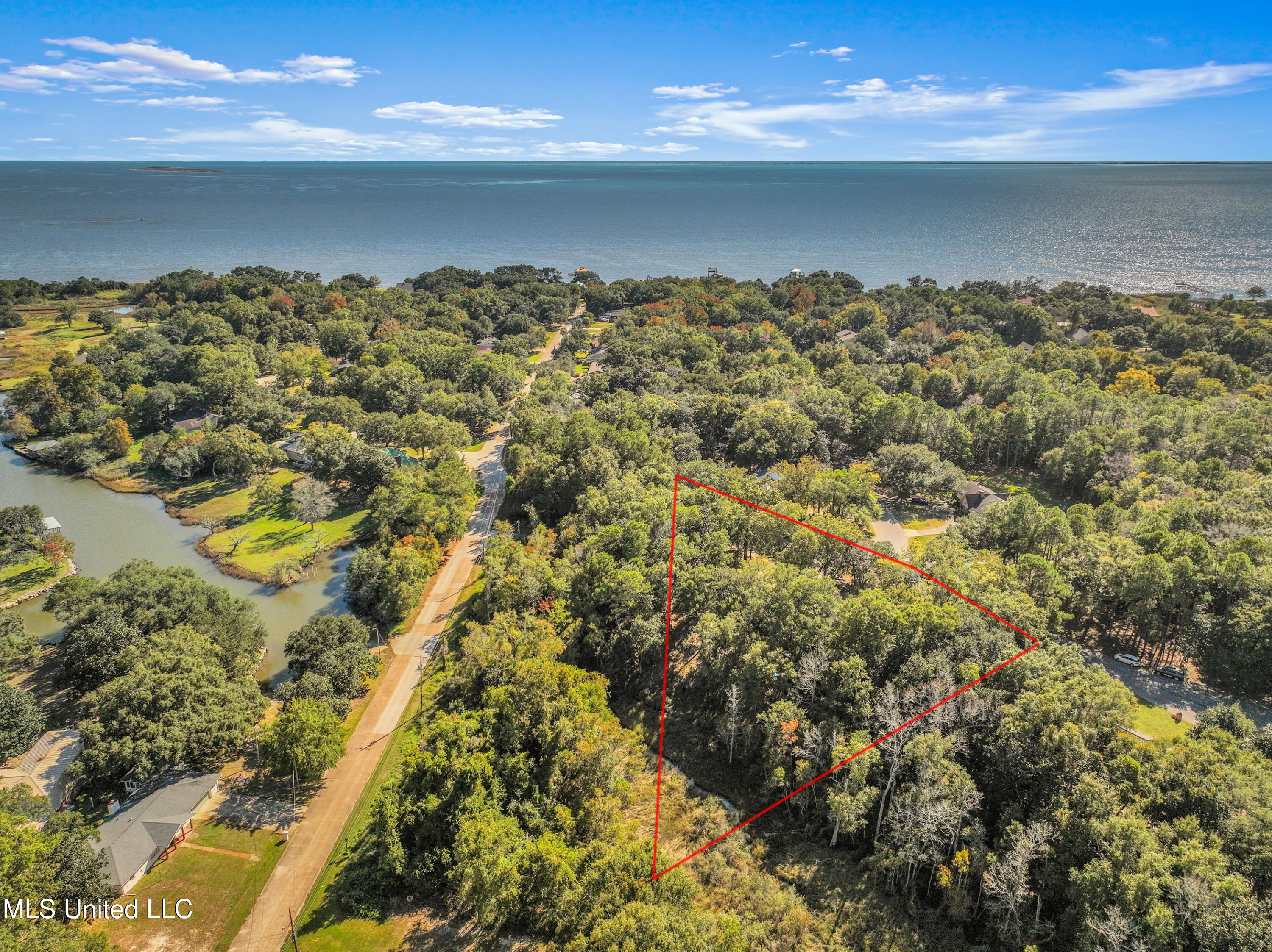 1613 Fairhaven Drive Property Photo 4