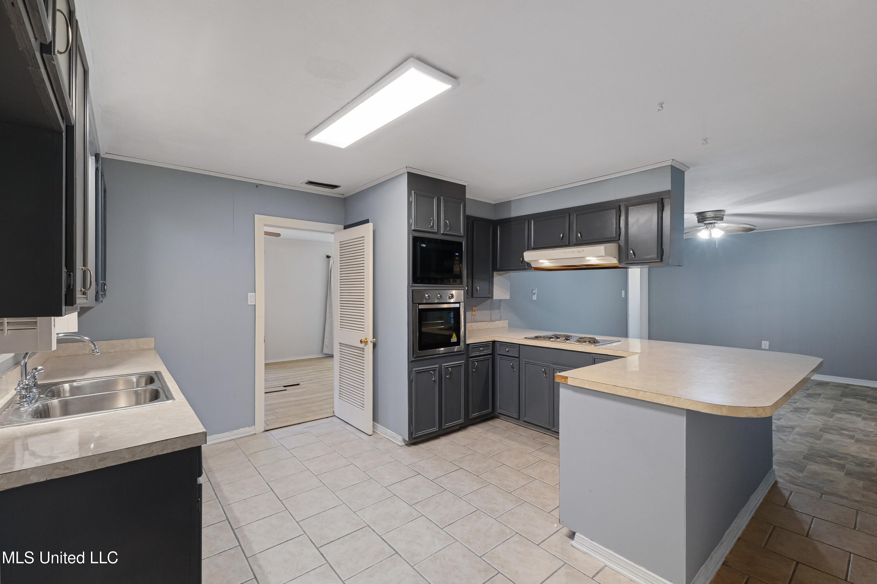 2816 Williamsburg Road Property Photo 13