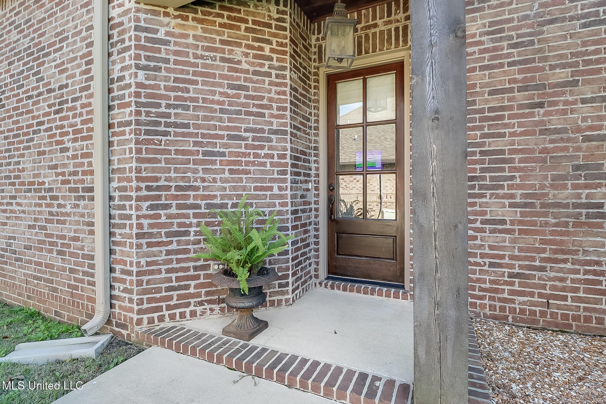 7368 N Aberdeen Drive Property Photo 4