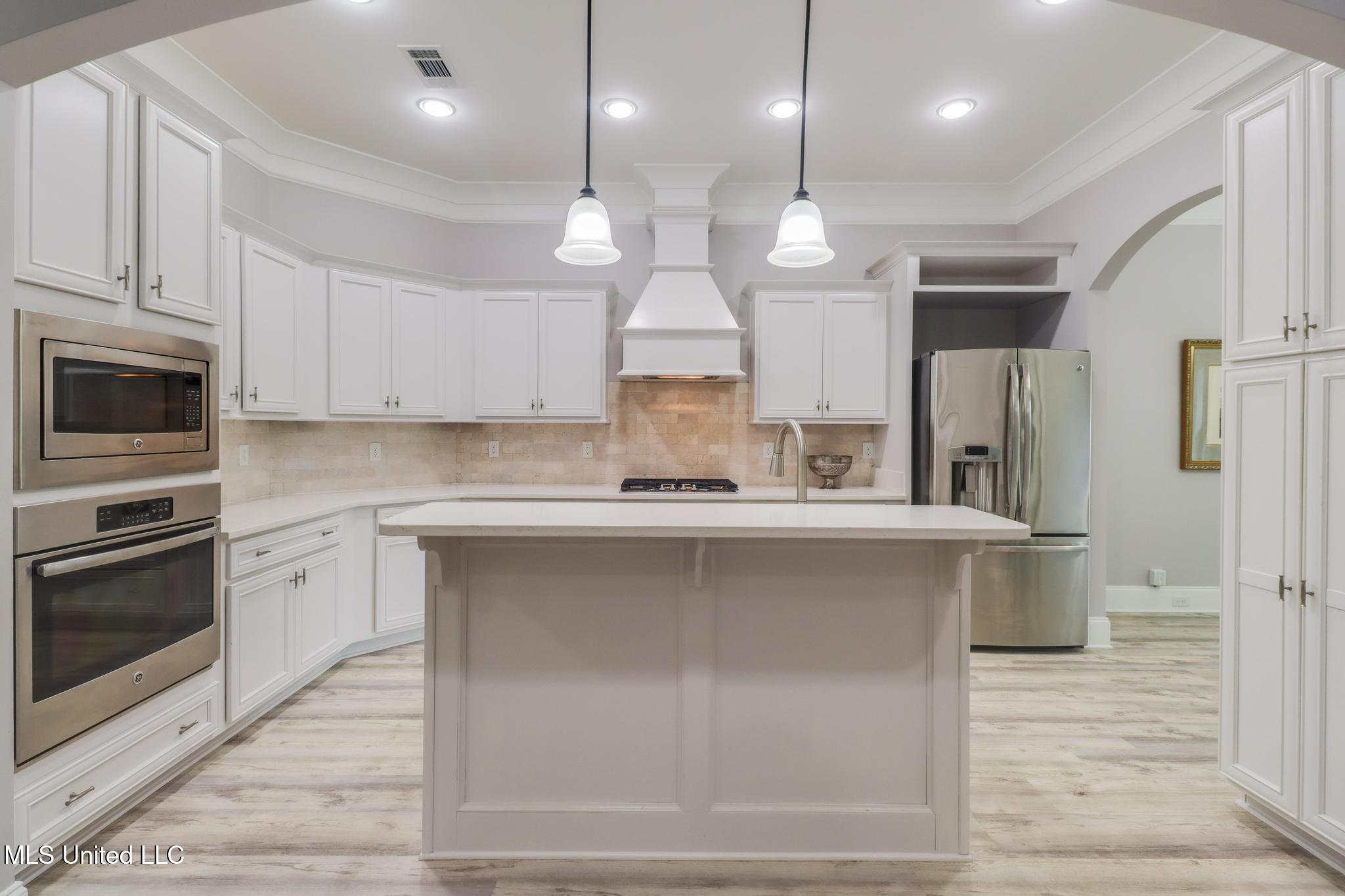 7368 N Aberdeen Drive Property Photo 10