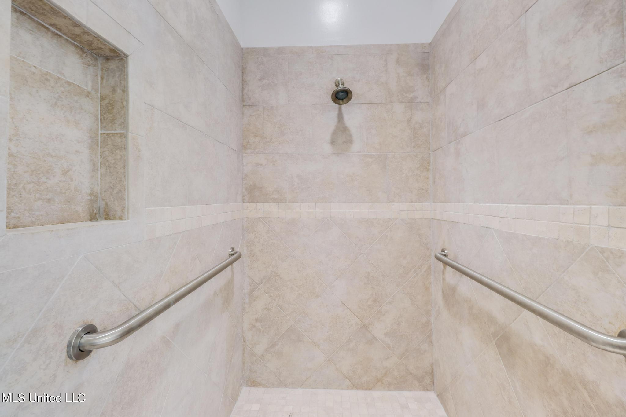 7368 N Aberdeen Drive Property Photo 22