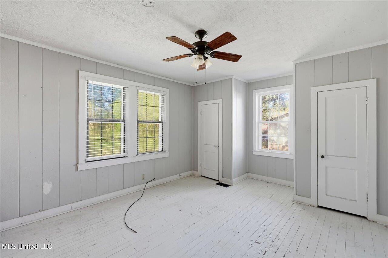 213 E Madison Street Property Photo 19