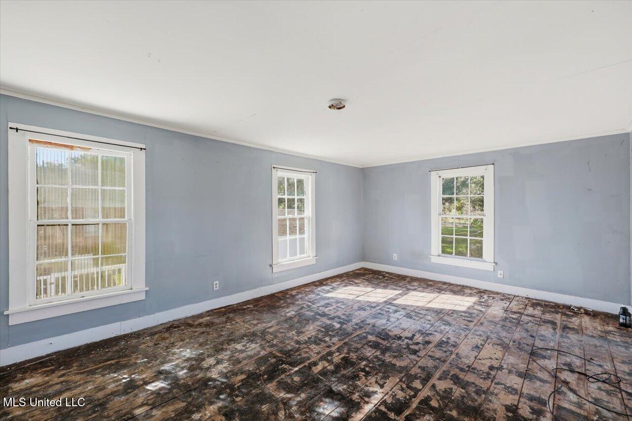 213 E Madison Street Property Photo 24