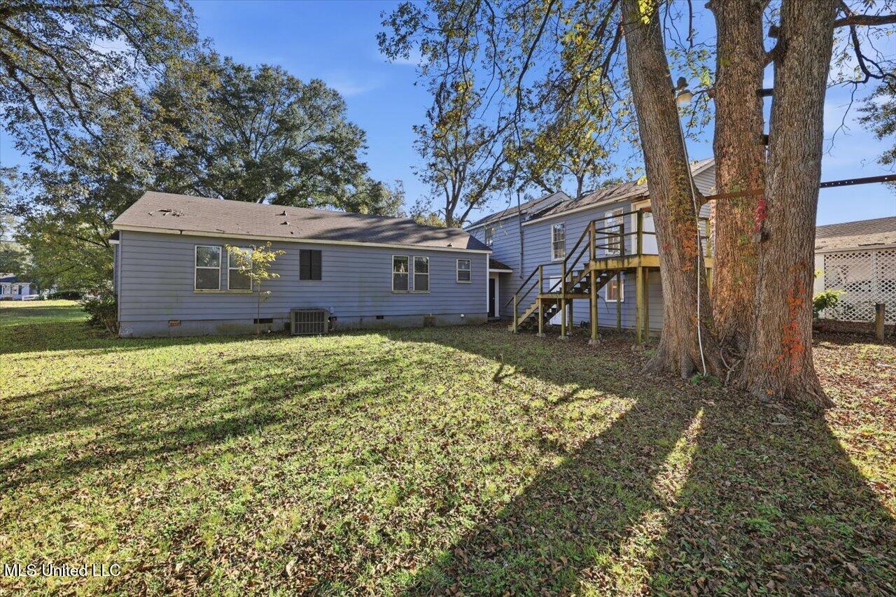 213 E Madison Street Property Photo 33