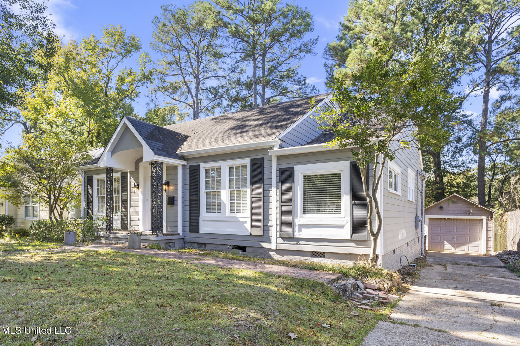 1831 Howard Street Property Photo 2