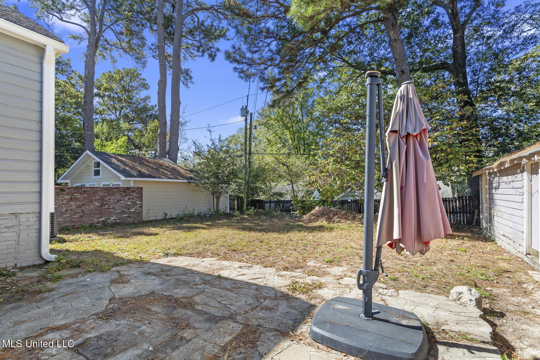 1831 Howard Street Property Photo 3