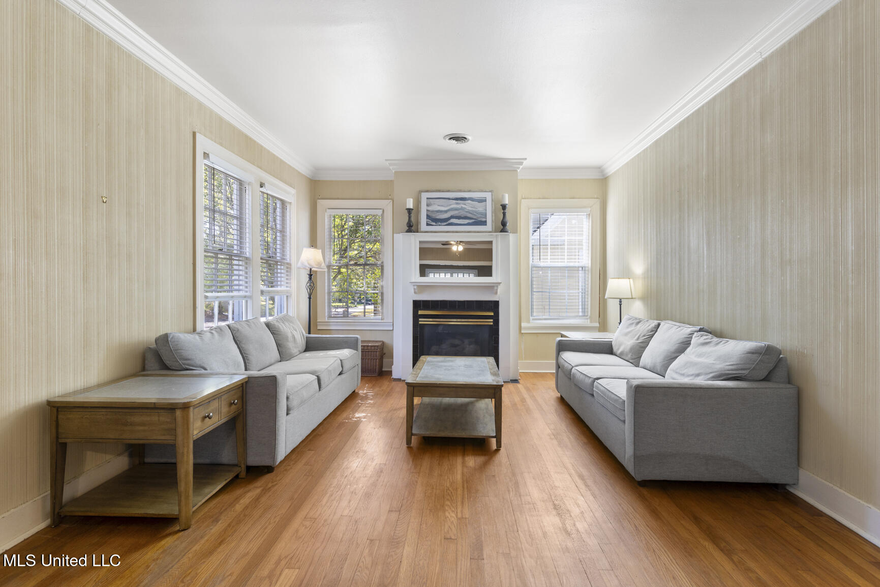 1831 Howard Street Property Photo 6