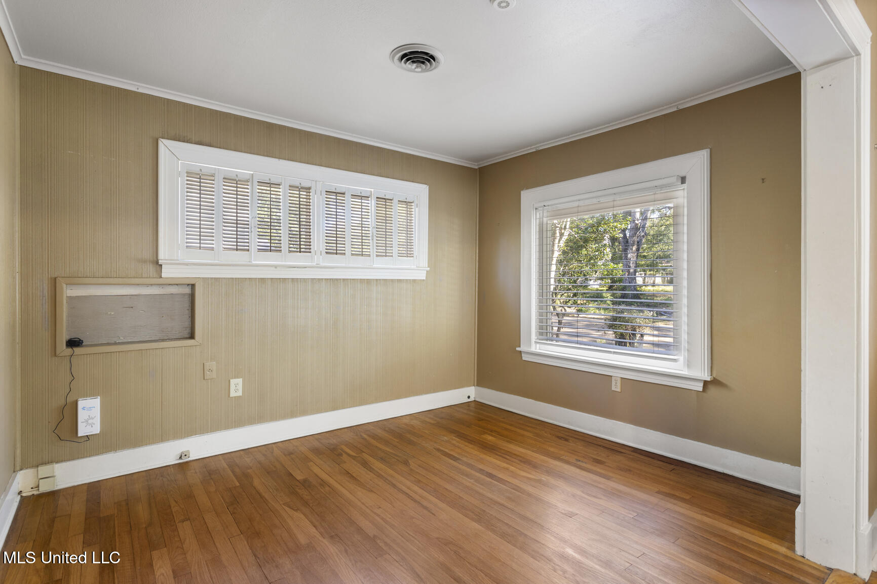 1831 Howard Street Property Photo 10