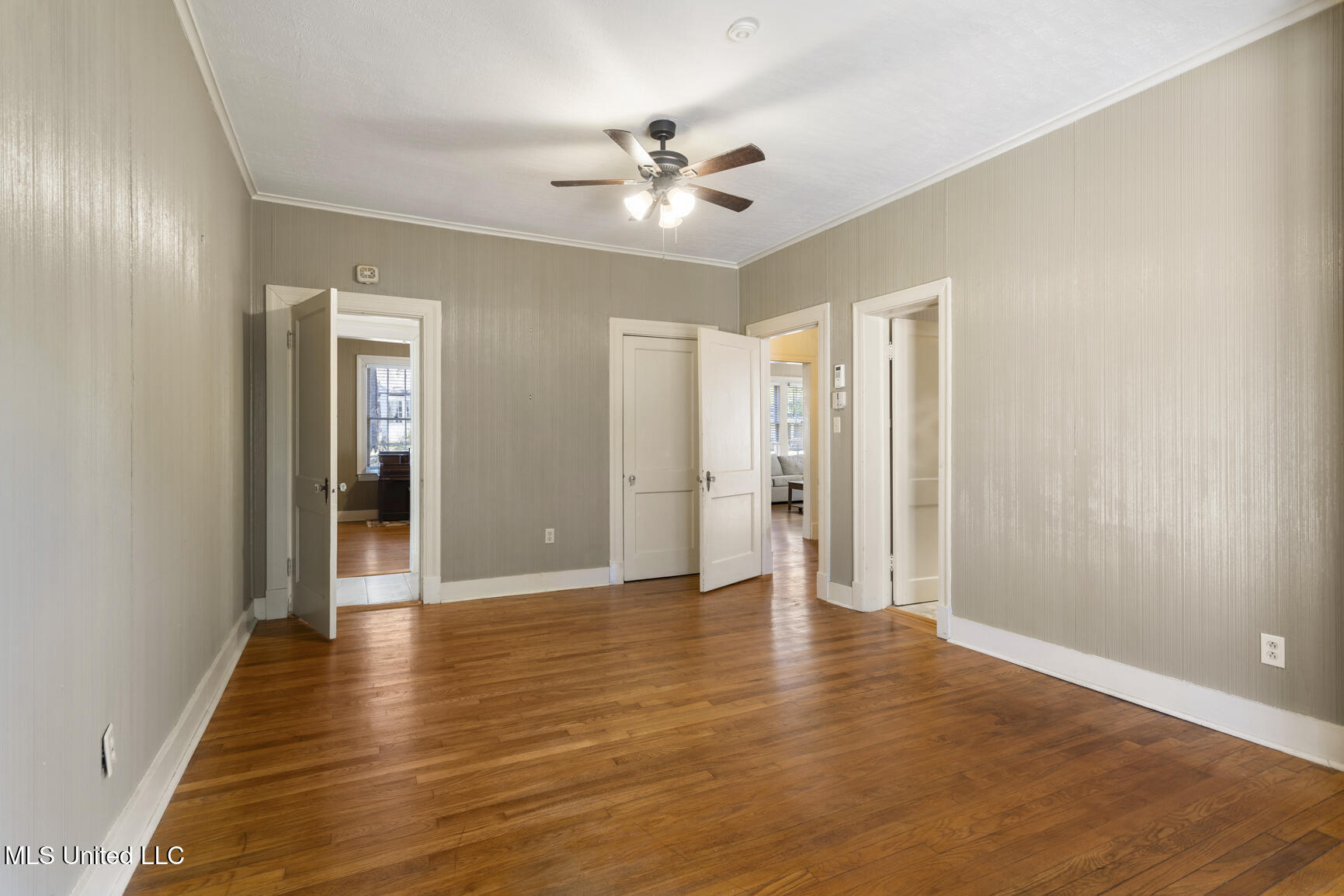 1831 Howard Street Property Photo 19