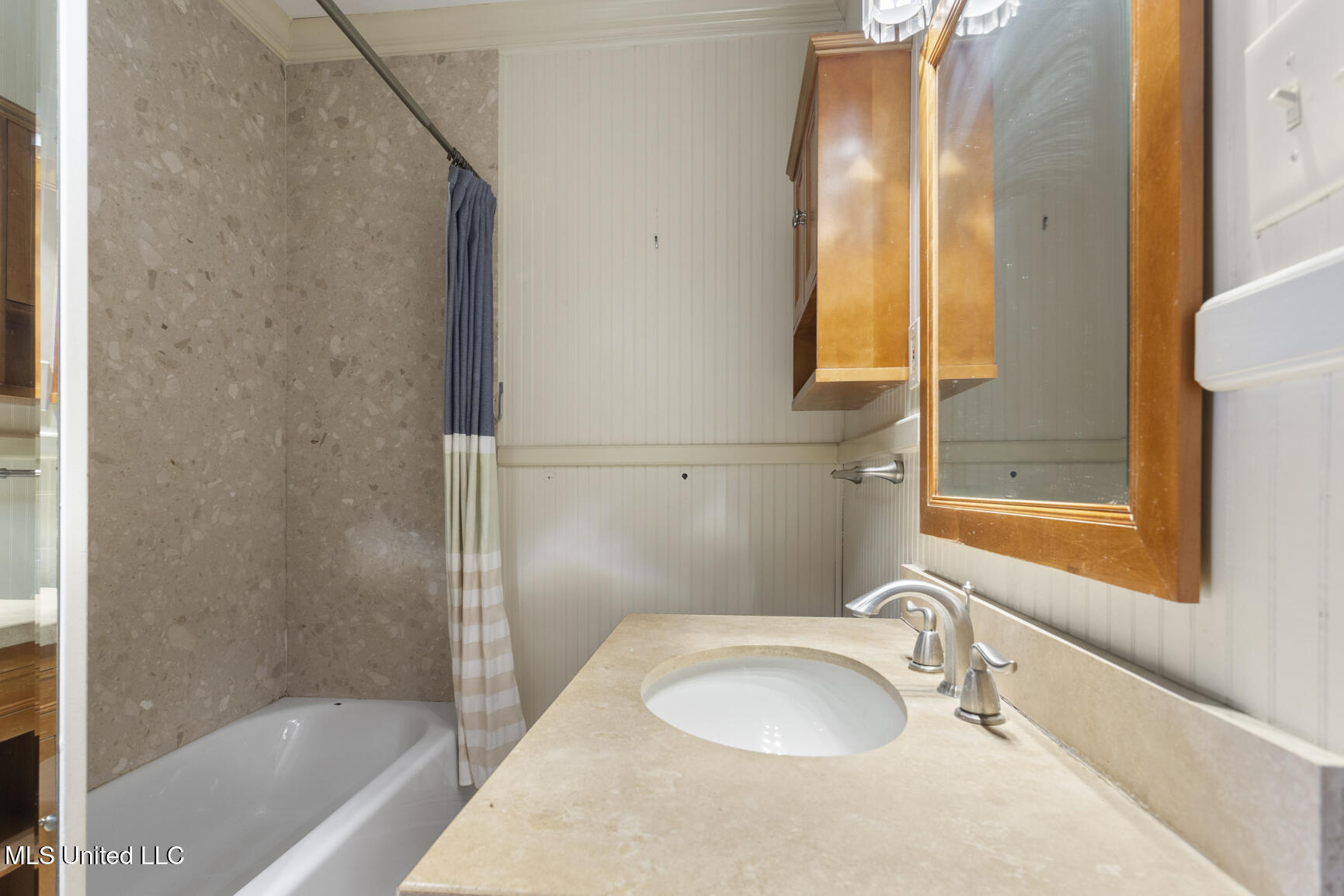 1831 Howard Street Property Photo 20