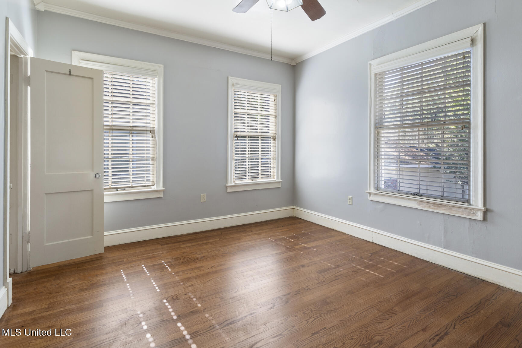 1831 Howard Street Property Photo 24