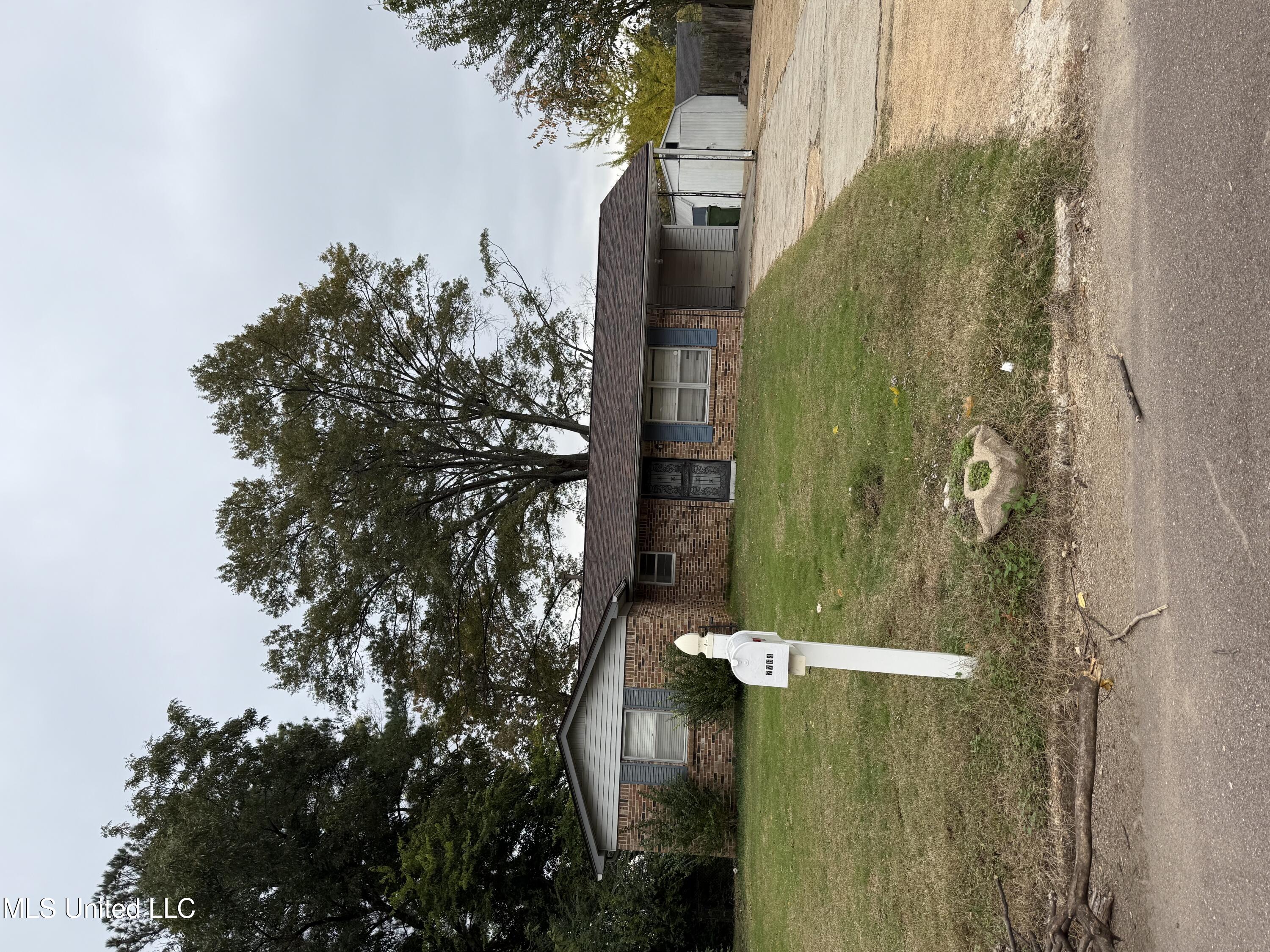 7764 Auburn Cove Property Photo 1