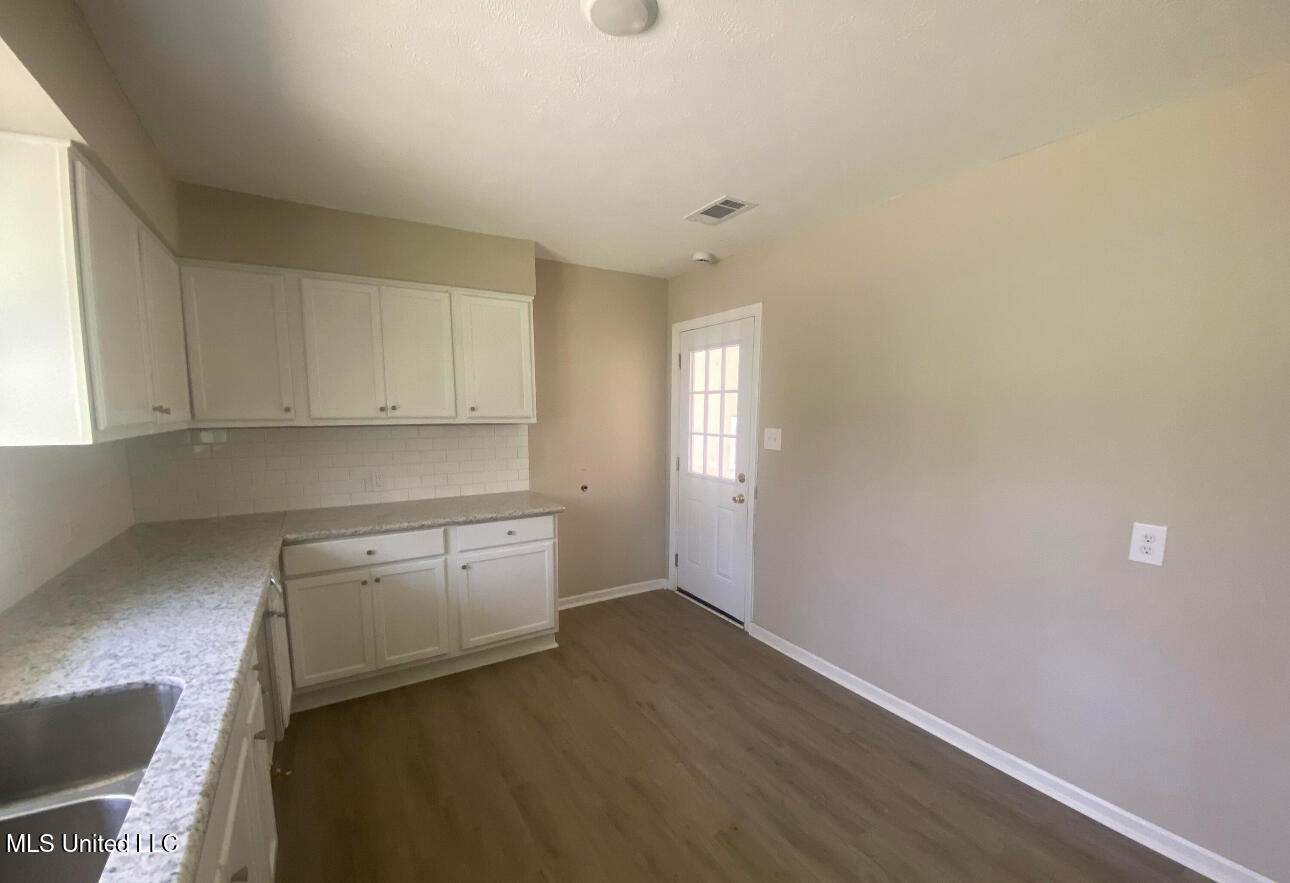 702 Cooper Road Property Photo 1