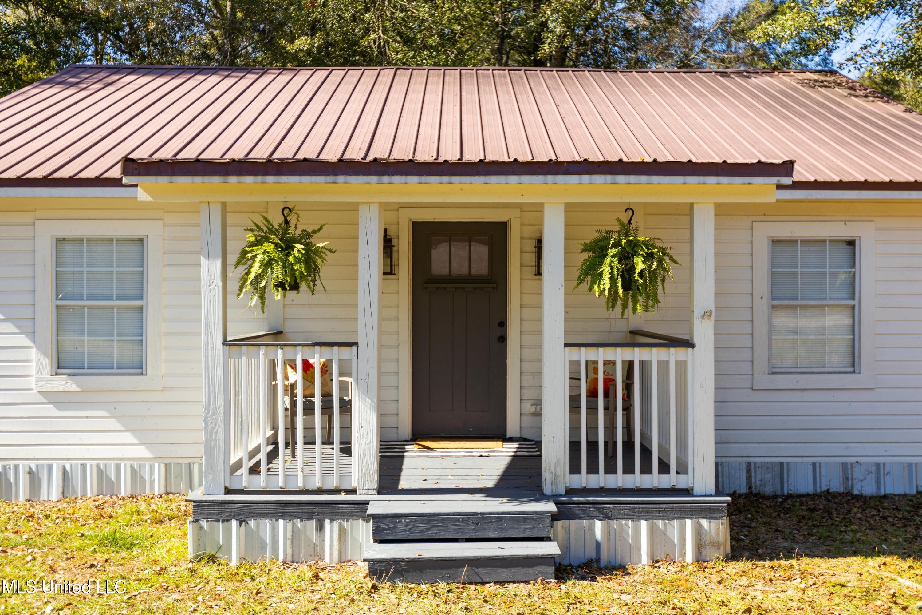 120 Joe Thomas Road Property Photo 1