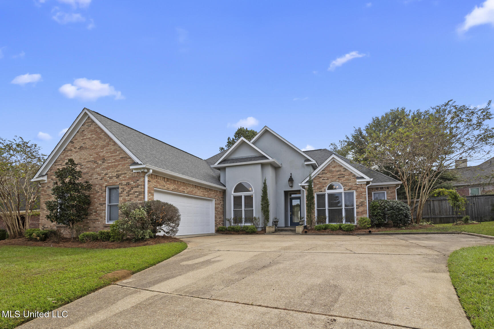 305 Golden Pond Drive Property Photo 1