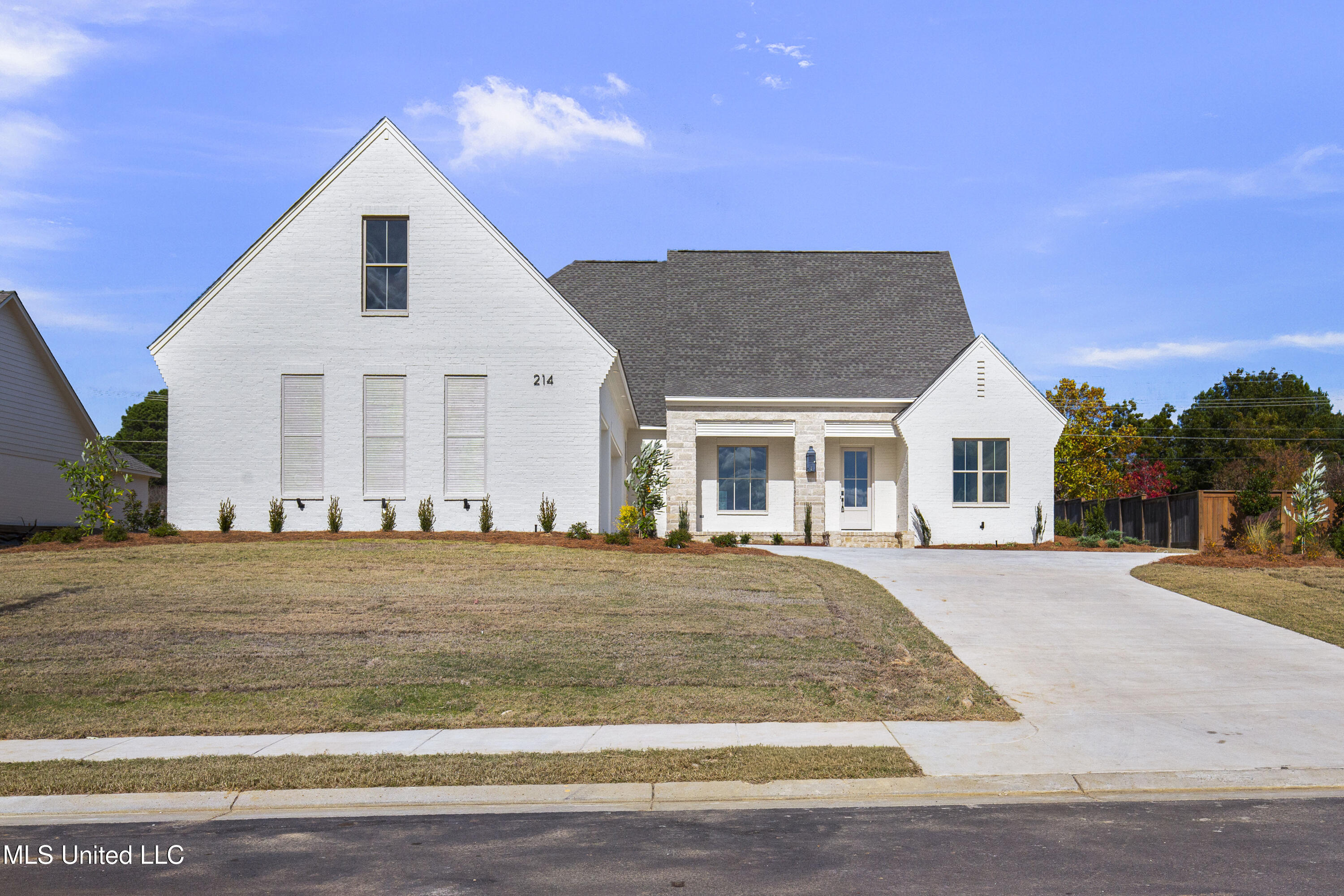 214 Parke Drive Property Photo 1