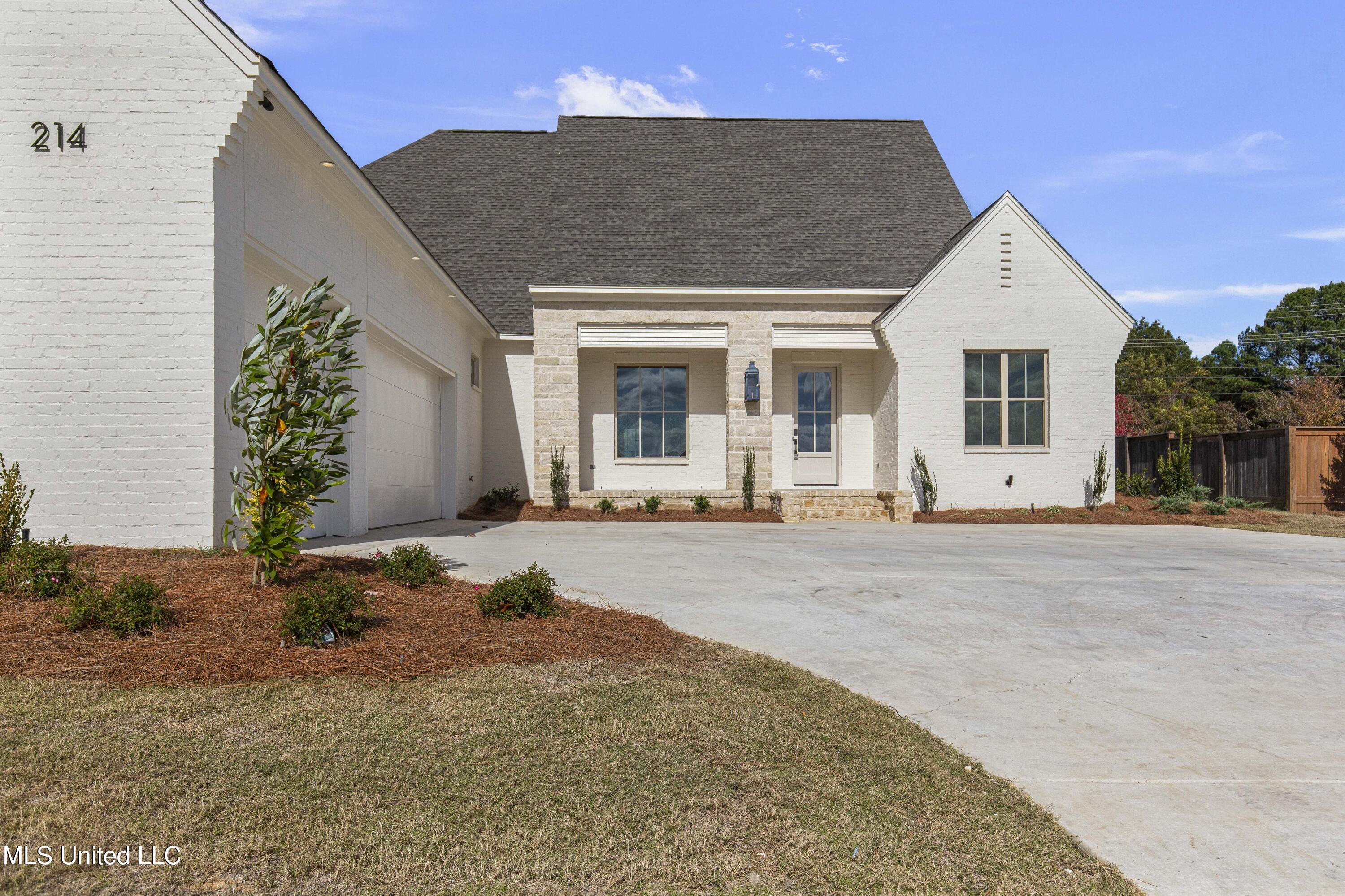 214 Parke Drive Property Photo 3