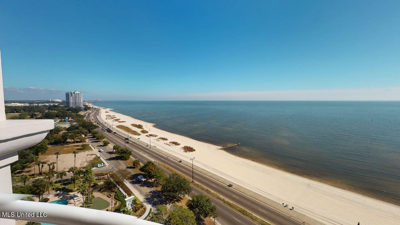 2228 Beach Drive Property Photo 2
