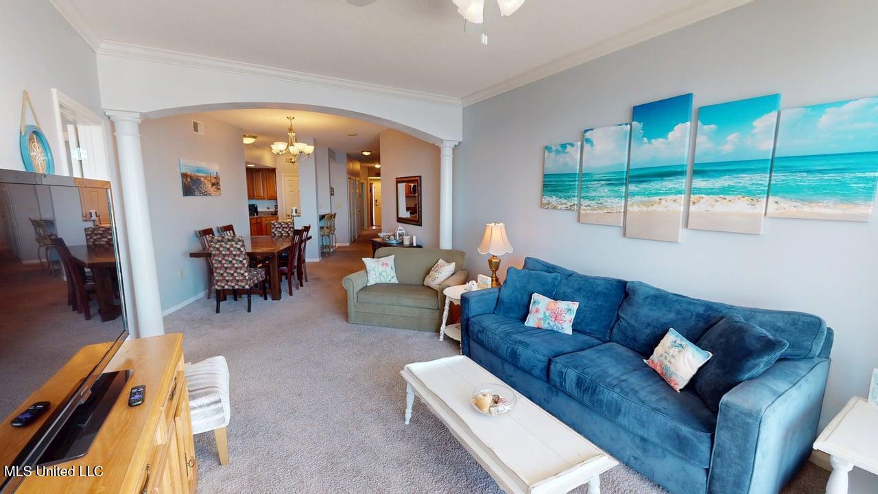 2228 Beach Drive Property Photo 3
