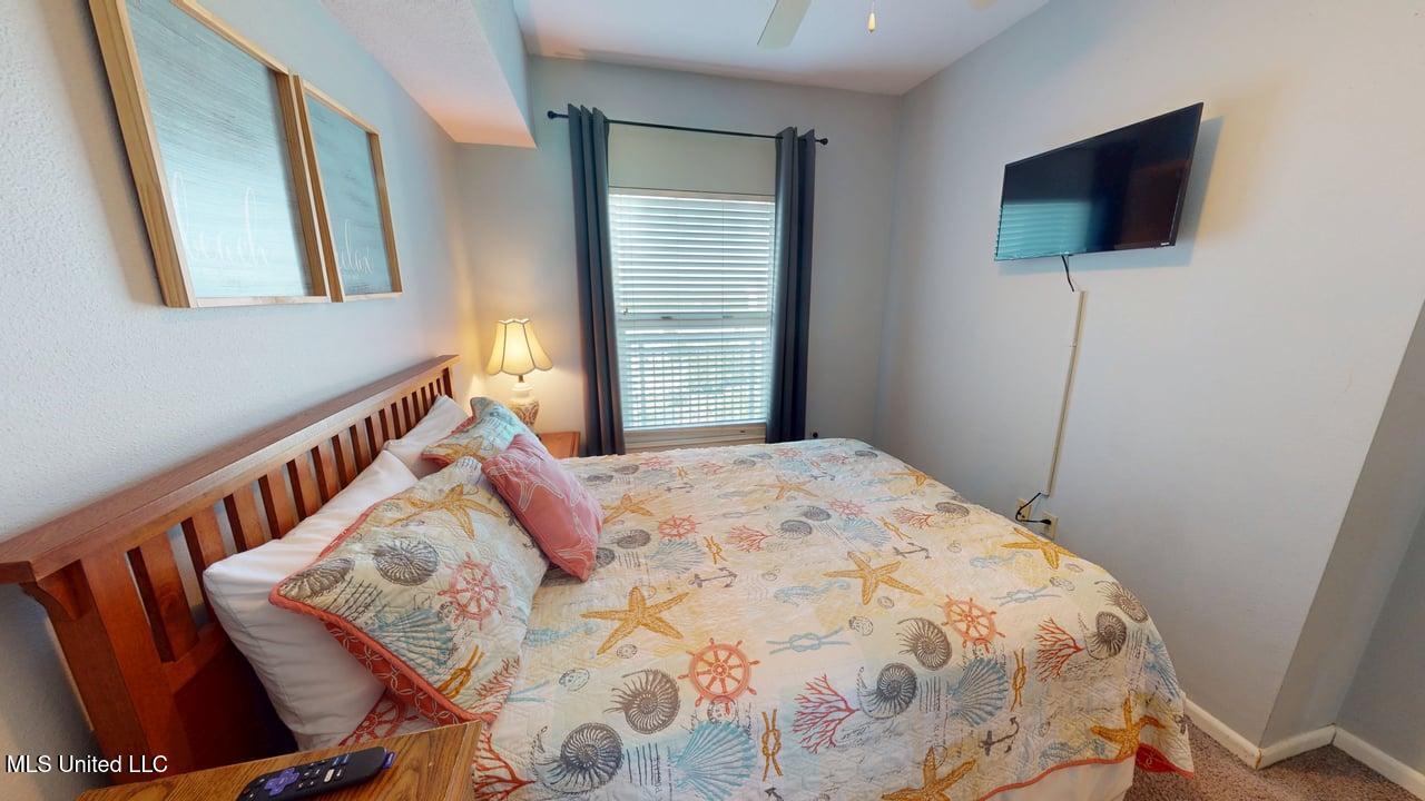 2228 Beach Drive Property Photo 10