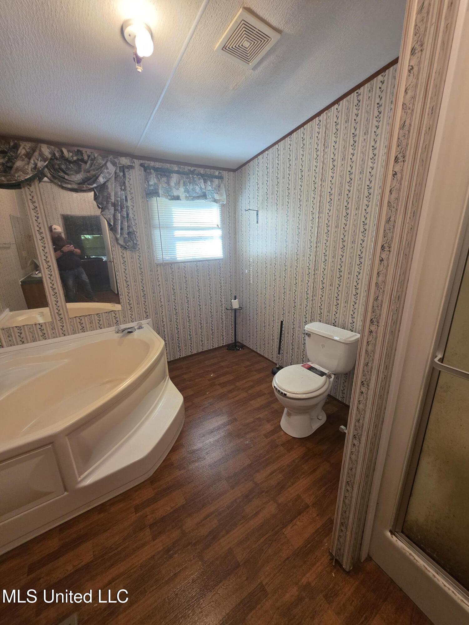 2862 Wallace Dr Property Photo 2