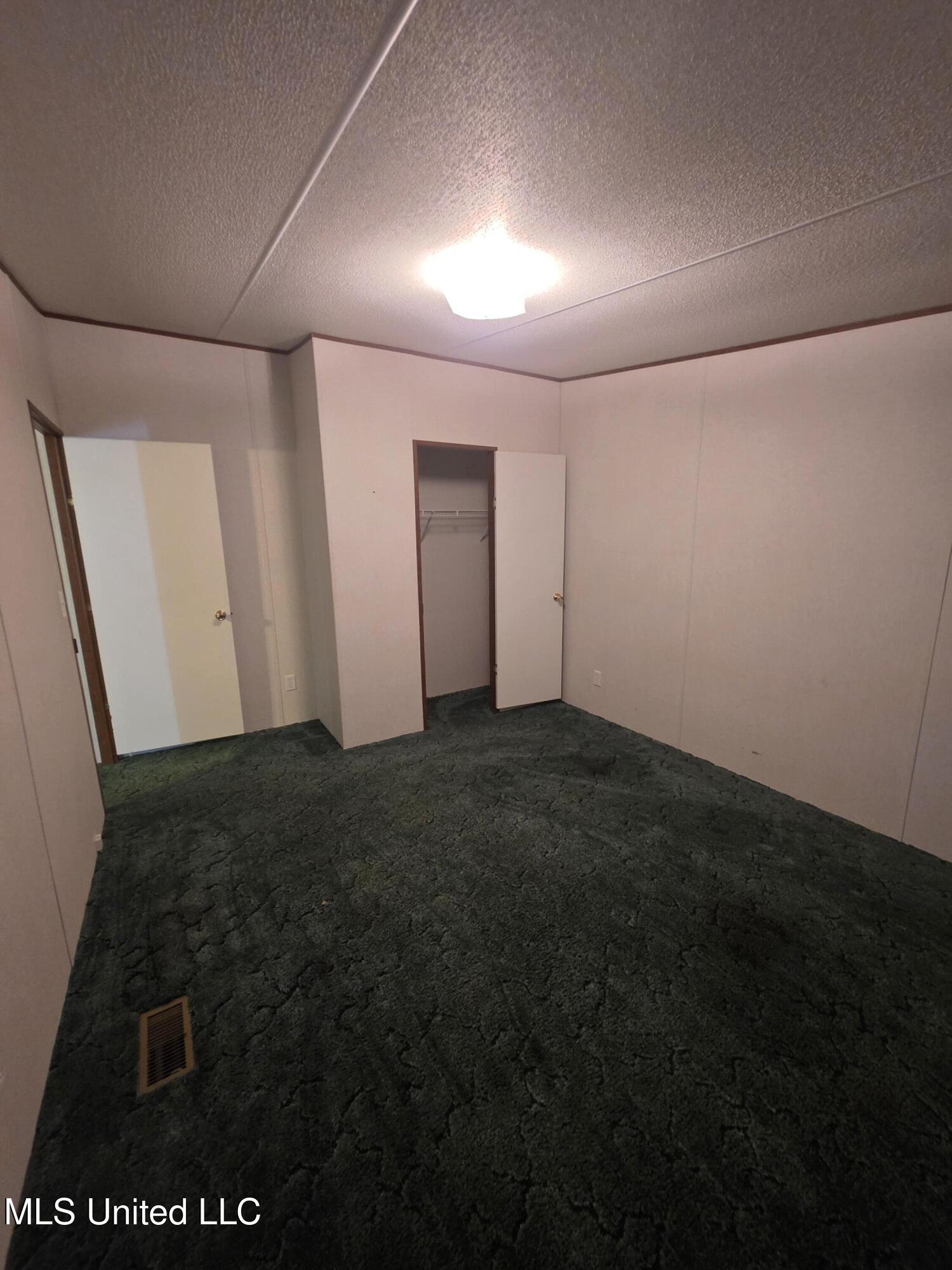 2862 Wallace Dr Property Photo 6