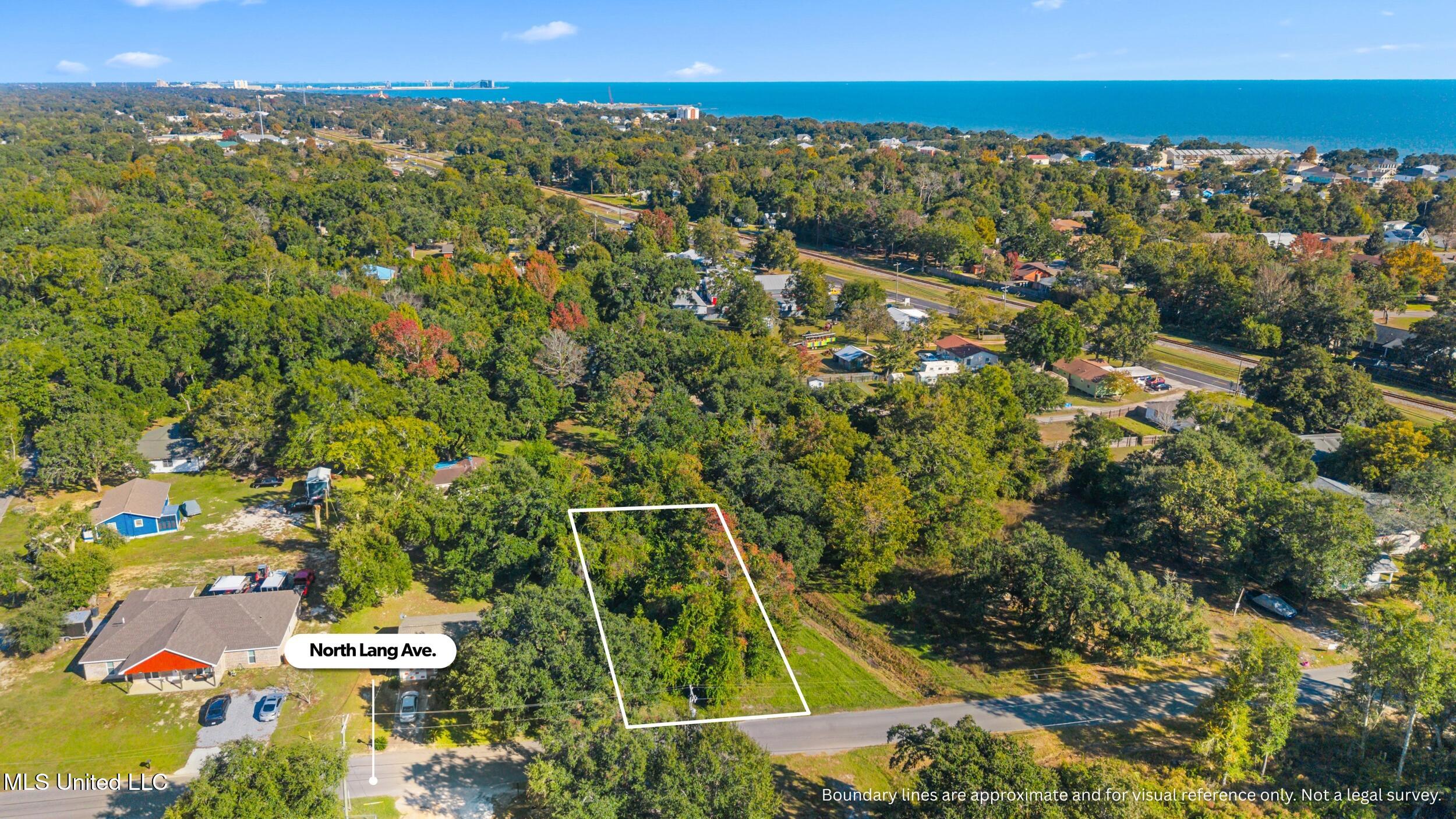 Lang Avenue Property Photo 1