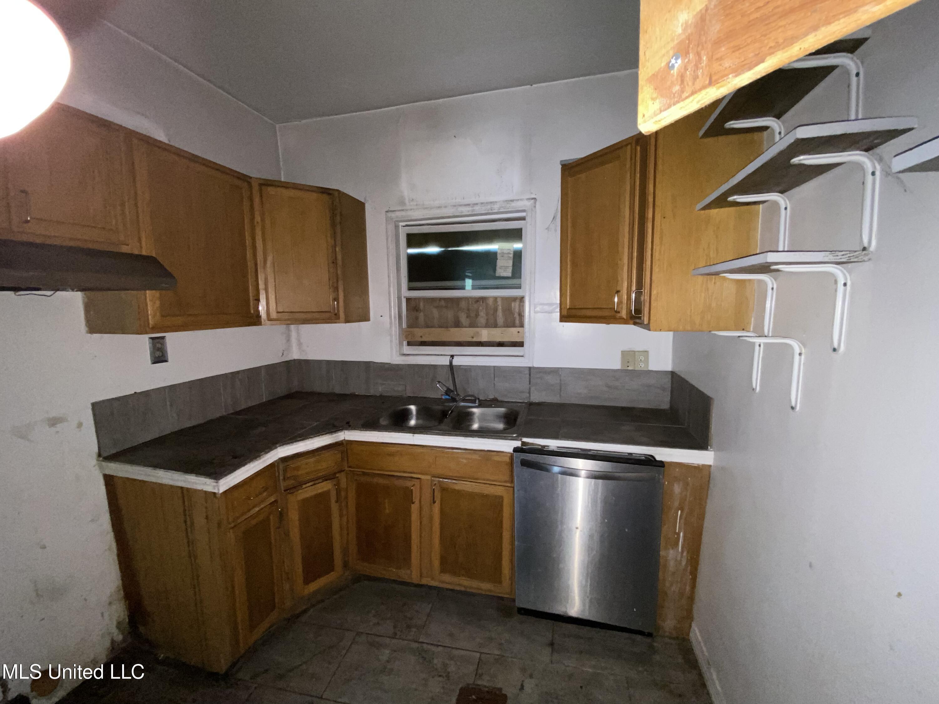 506 Taylor Street Property Photo 13