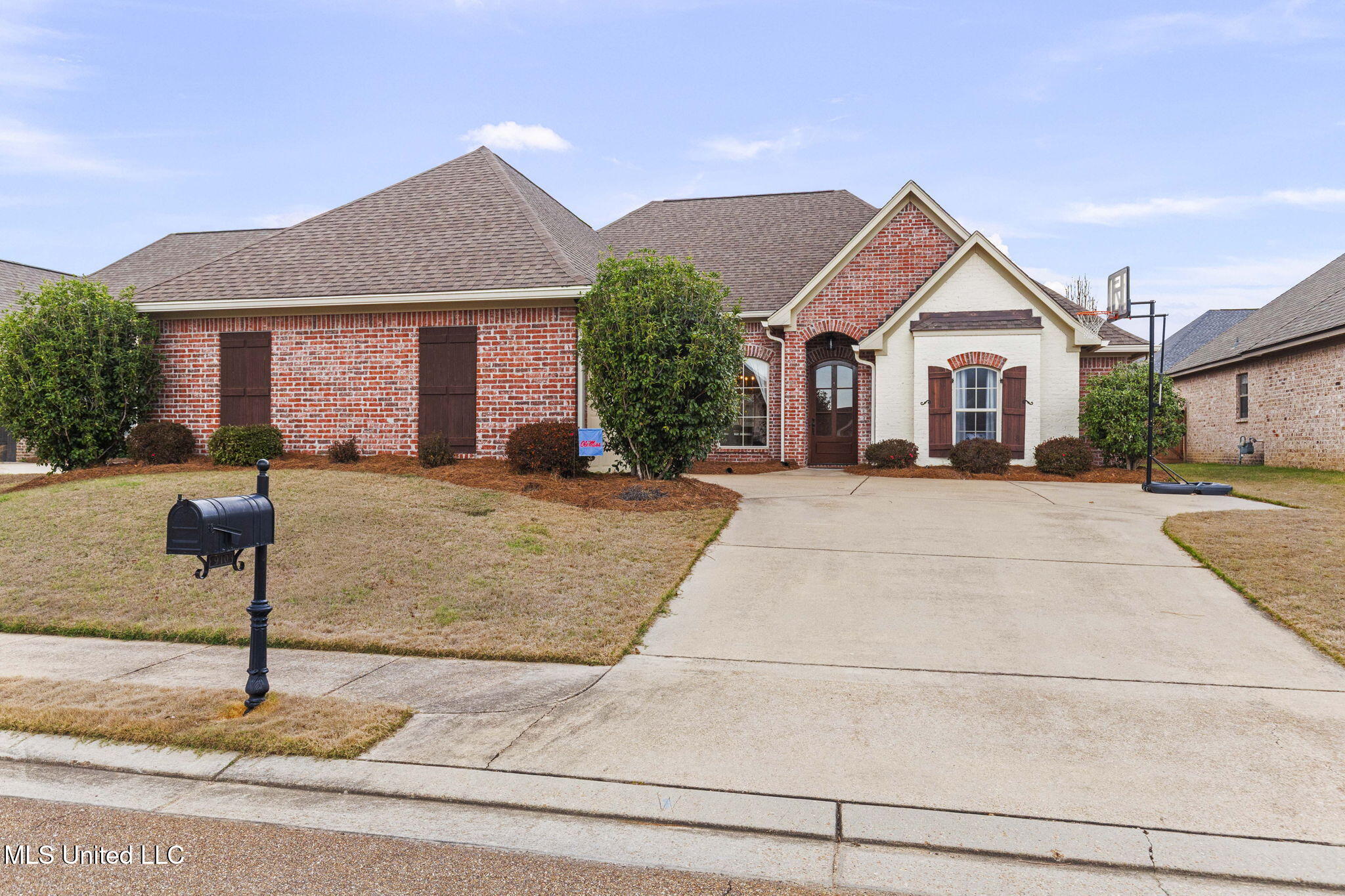 910 Abundance Crossing Property Photo 2