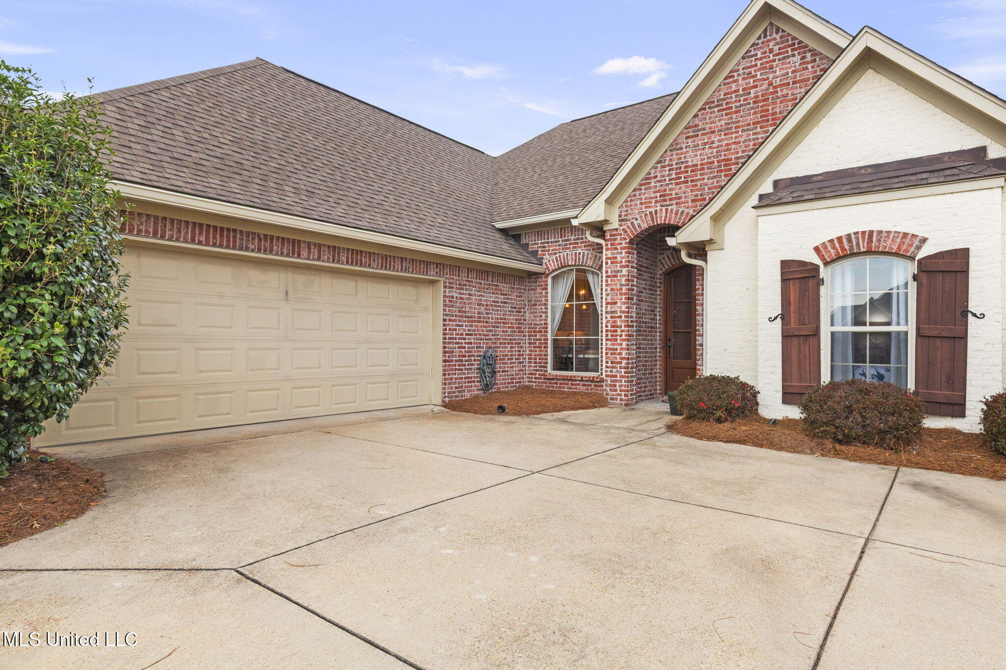 910 Abundance Crossing Property Photo 4