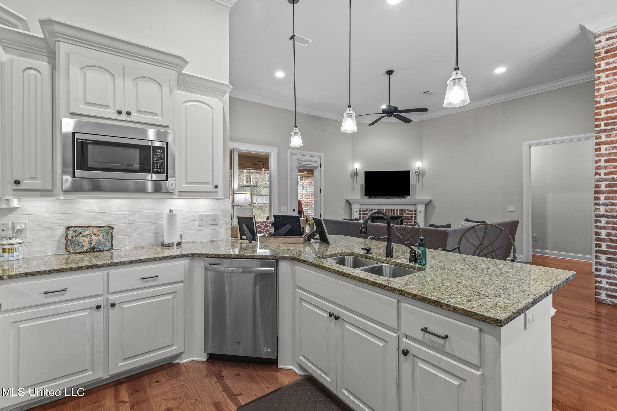 910 Abundance Crossing Property Photo 18