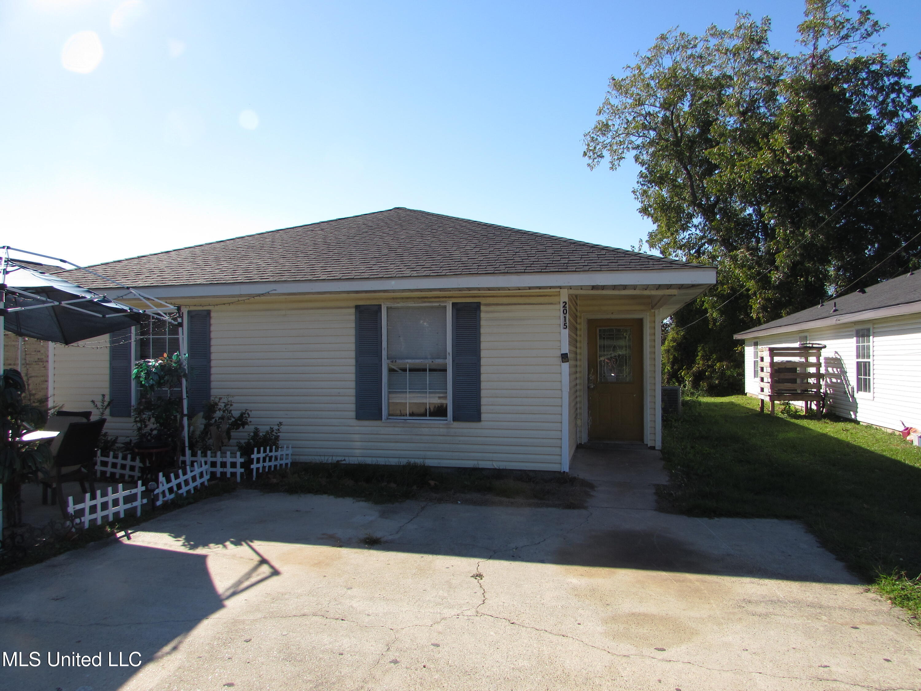 2015 32nd Avenue Property Photo 1