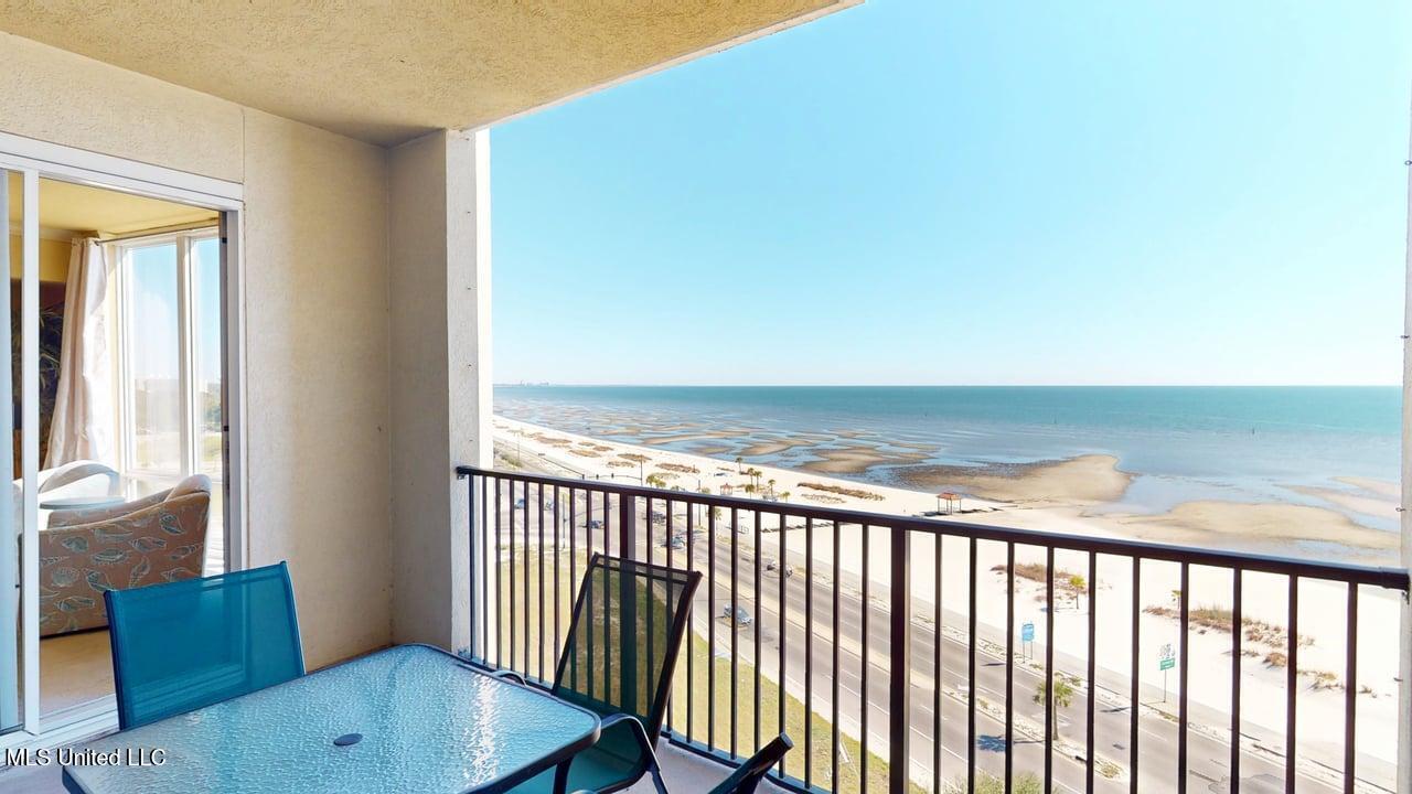 1200 Beach Drive Property Photo 19