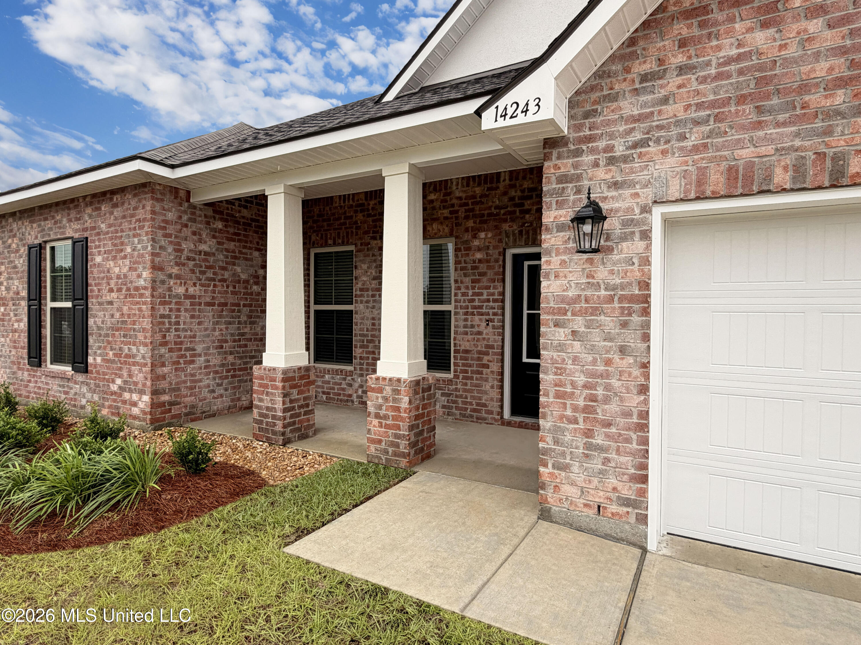 14243 Swan Ridge Circle Property Photo 2