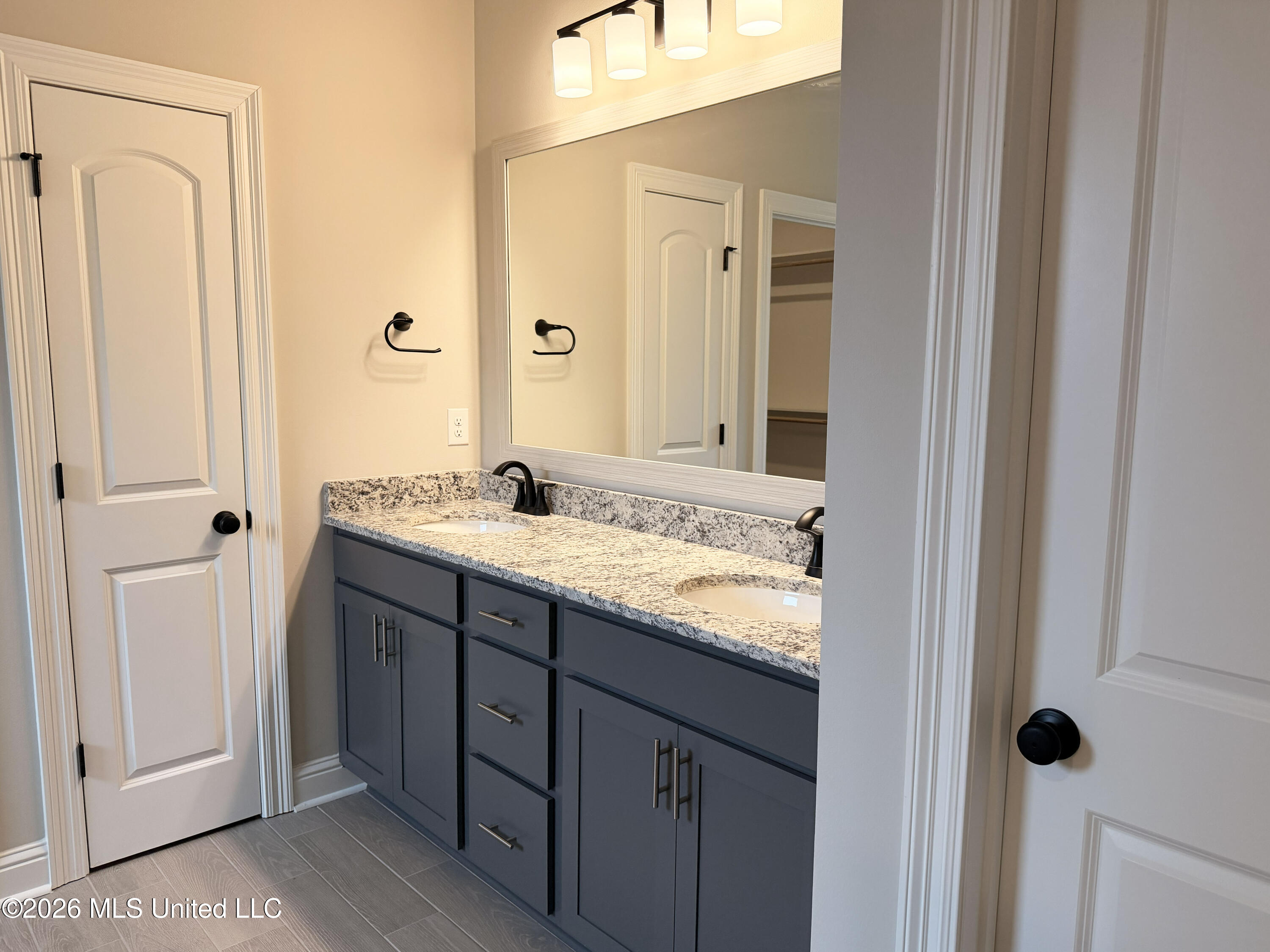 14243 Swan Ridge Circle Property Photo 17