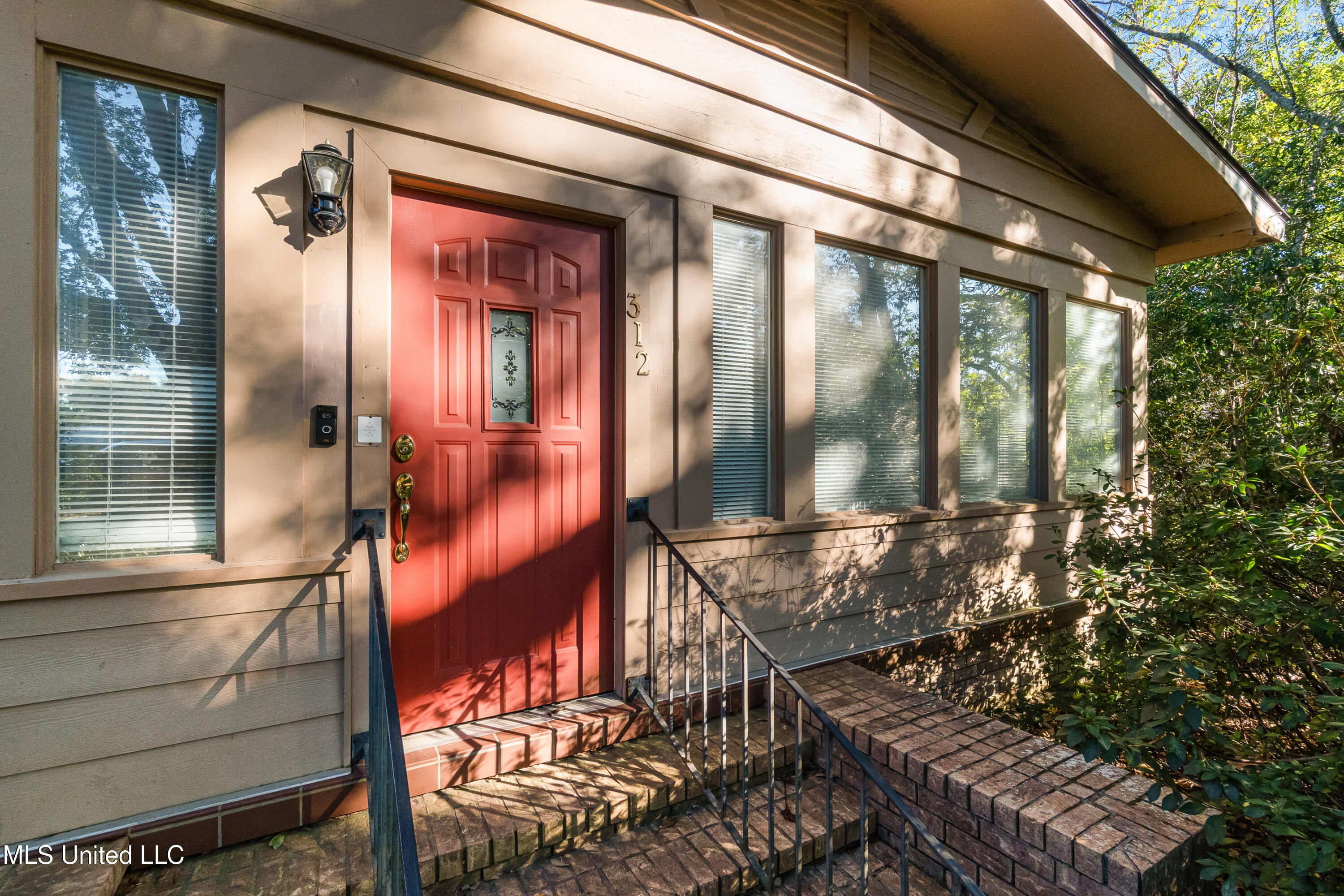 312 North Jackson Street Property Photo 6