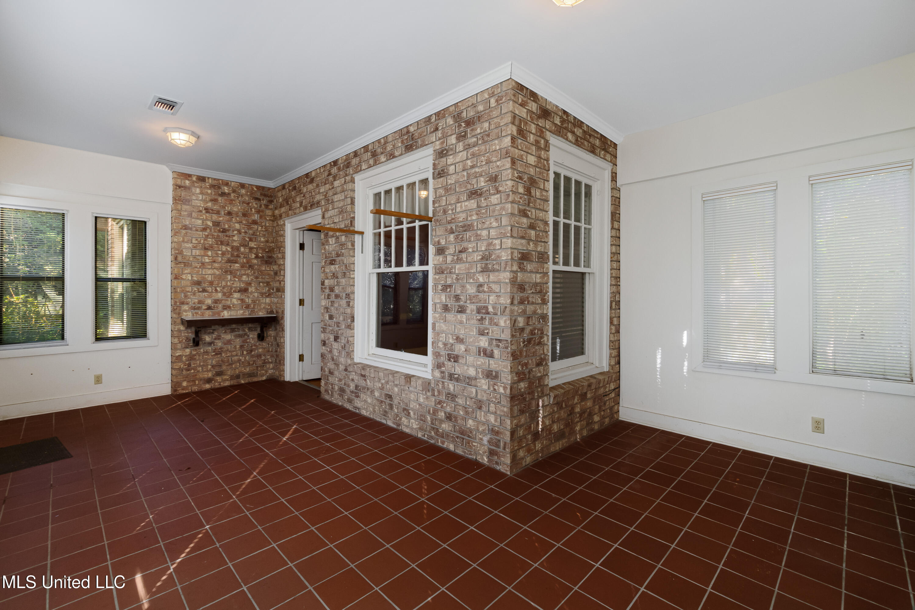 312 North Jackson Street Property Photo 7