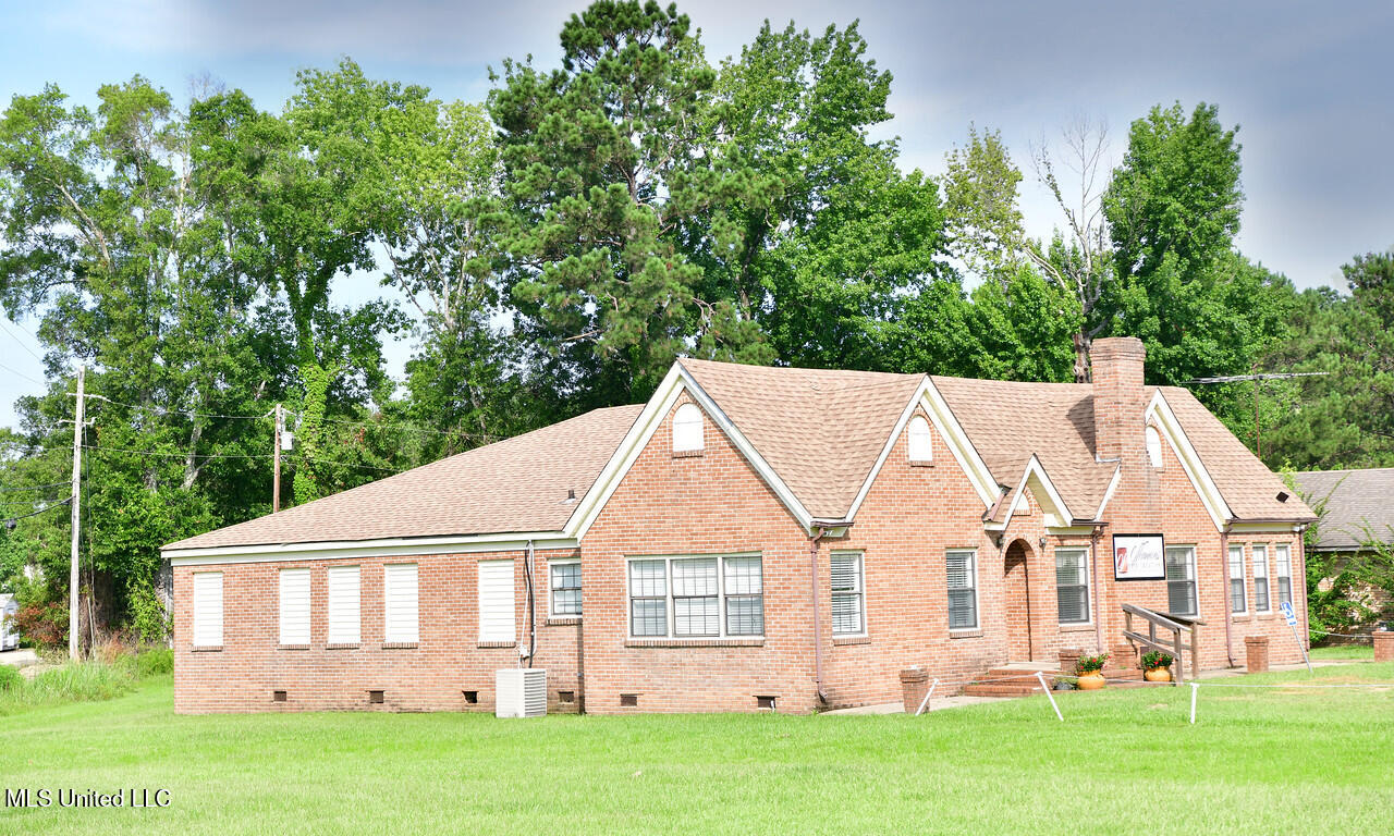 391 Brookhaven Street Property Photo 4